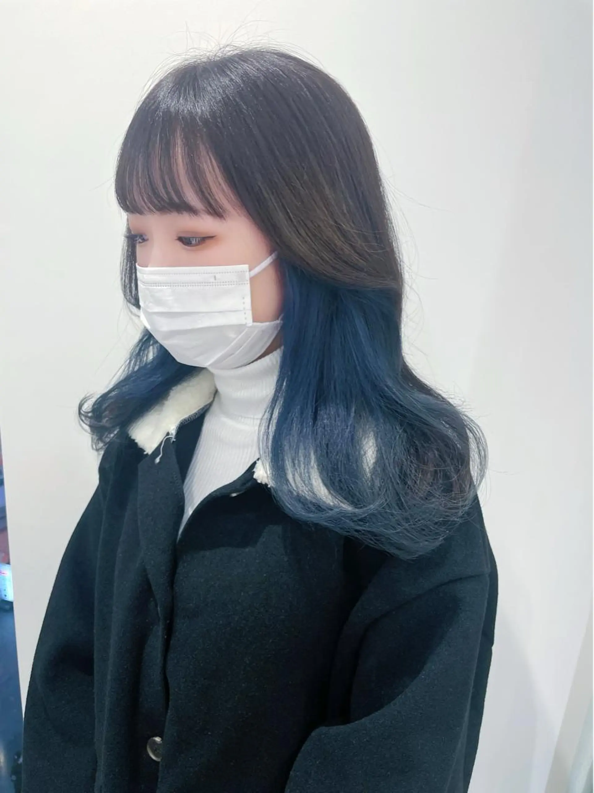 セミロング カラー 韓国レイヤーカット/ ダブルカラーのヘアスタイル