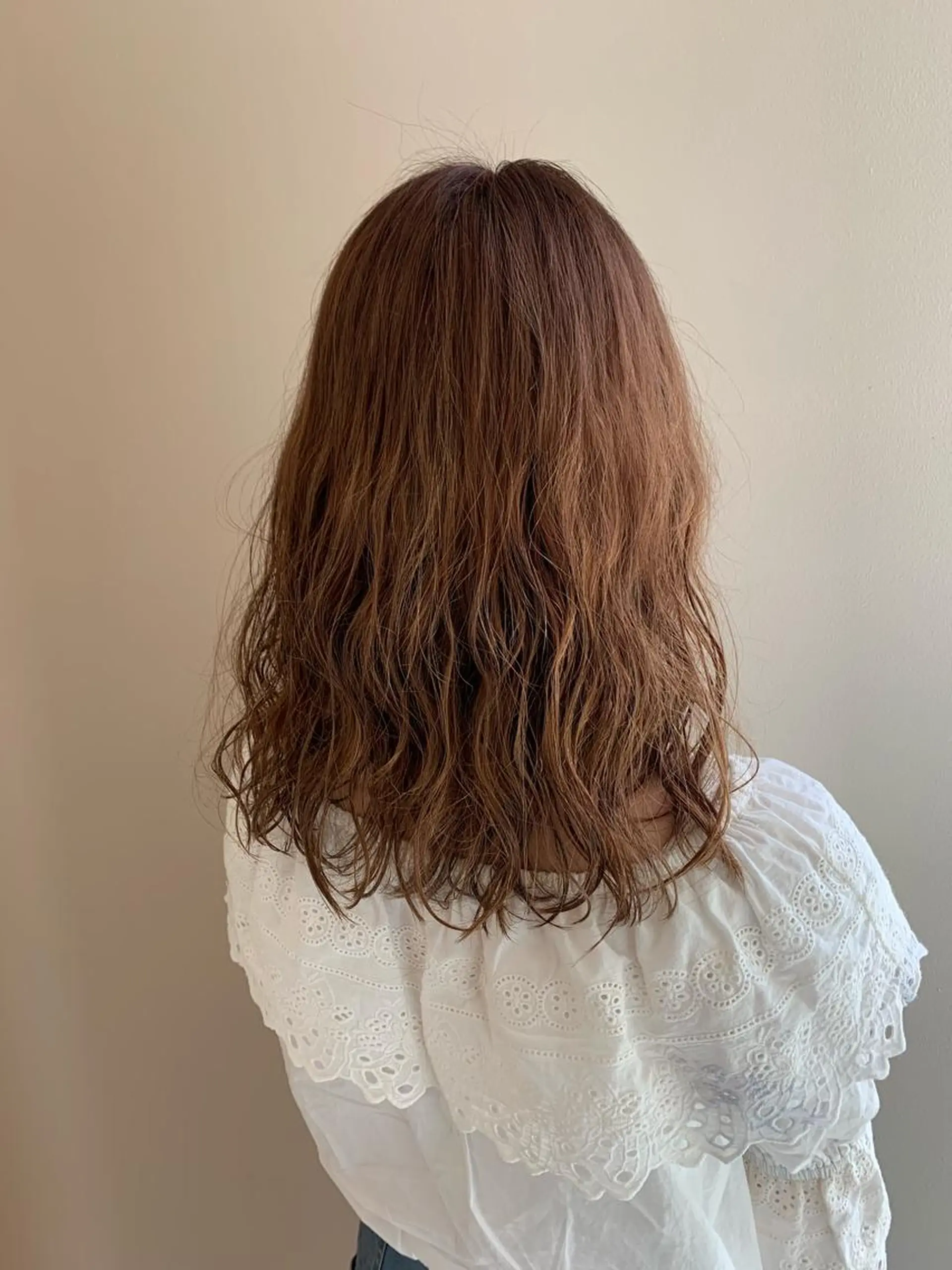 セミロング パーマ 顔まわりカット✄ ベージュカラー🧸のヘアスタイル