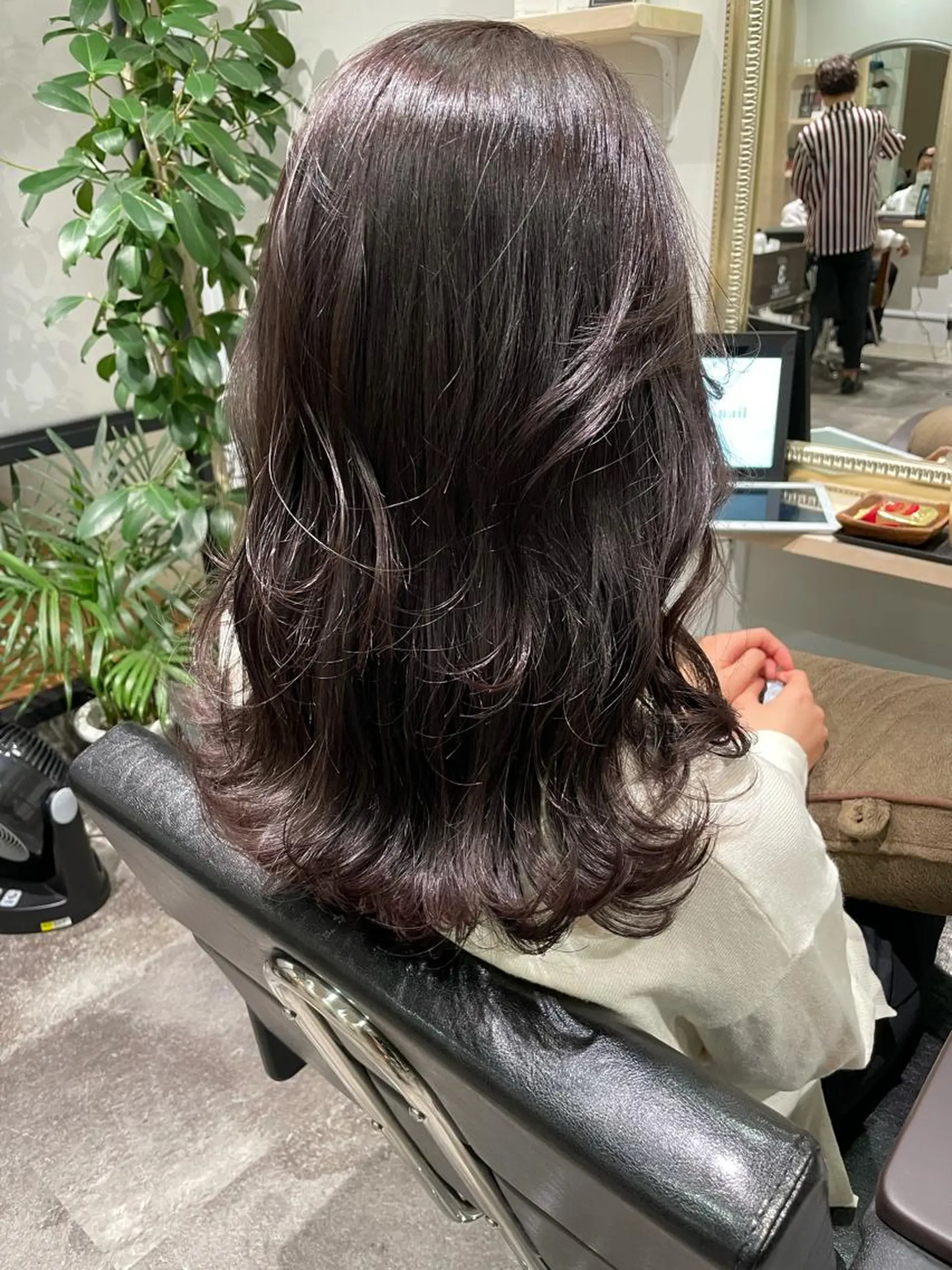 セミロング ayaka 髪質改善レイヤーのヘアスタイル