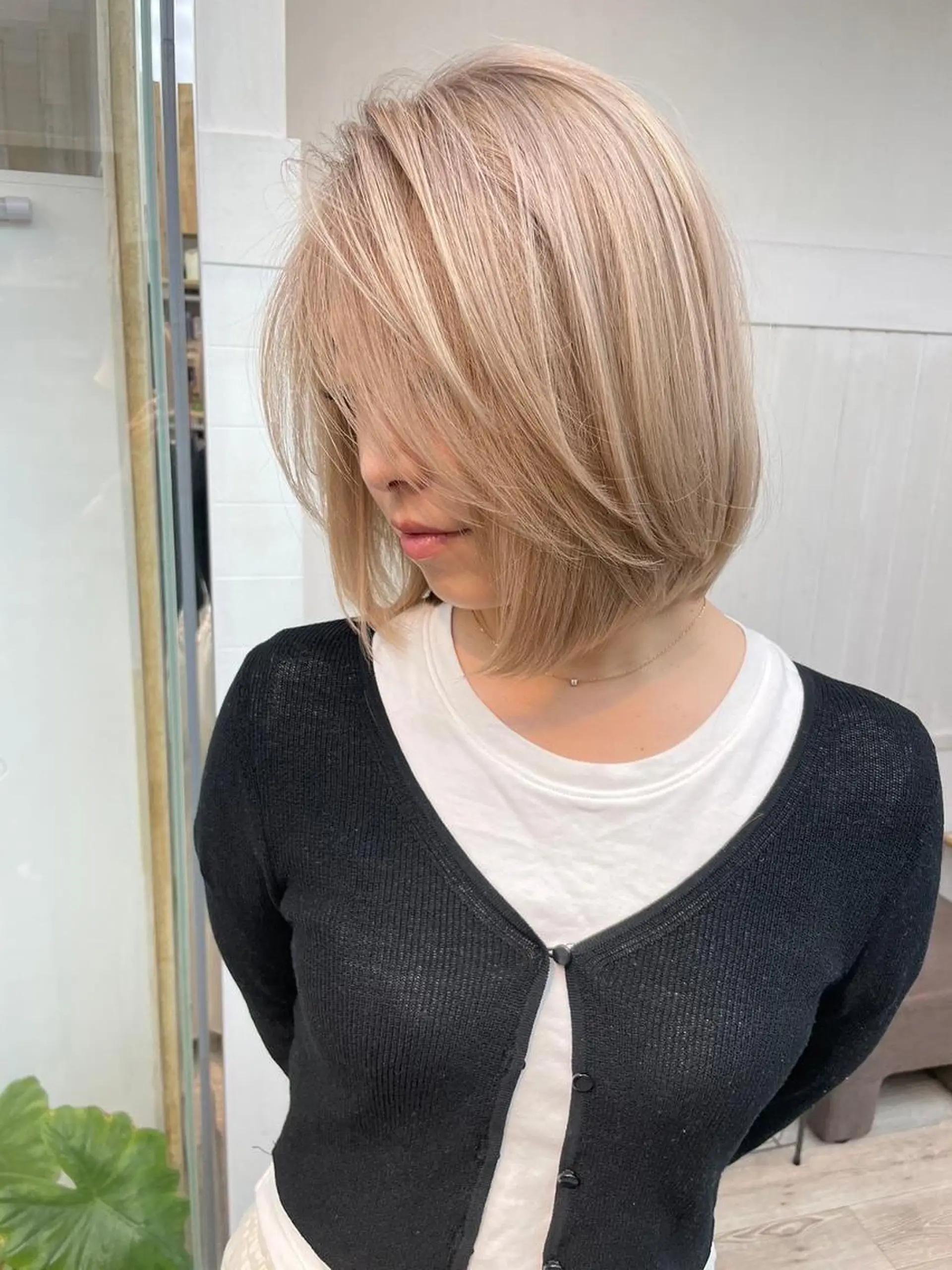 セミロング カラー パーマ ヘアアレンジ アディクシーカラー アッシュ バレイヤージュ ベージュカラー ブリーチ newi grande 横浜店のヘアスタイル