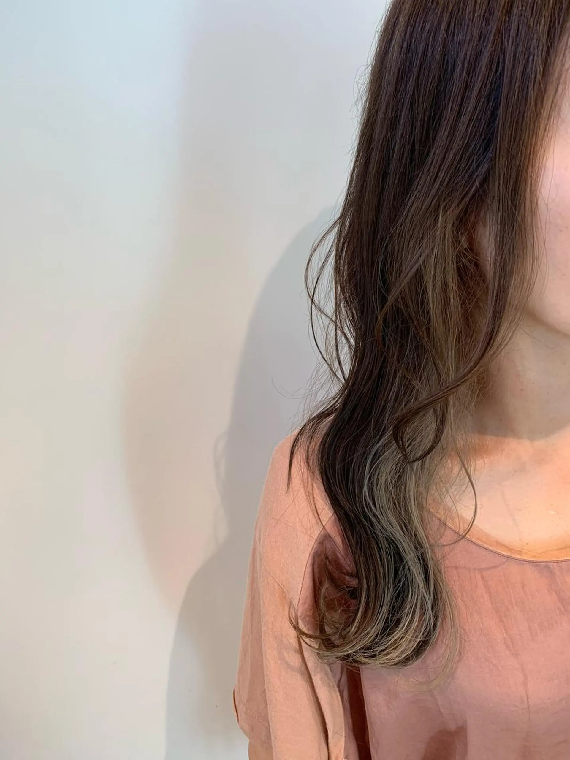 セミロング ROUTE ルートのヘアスタイル