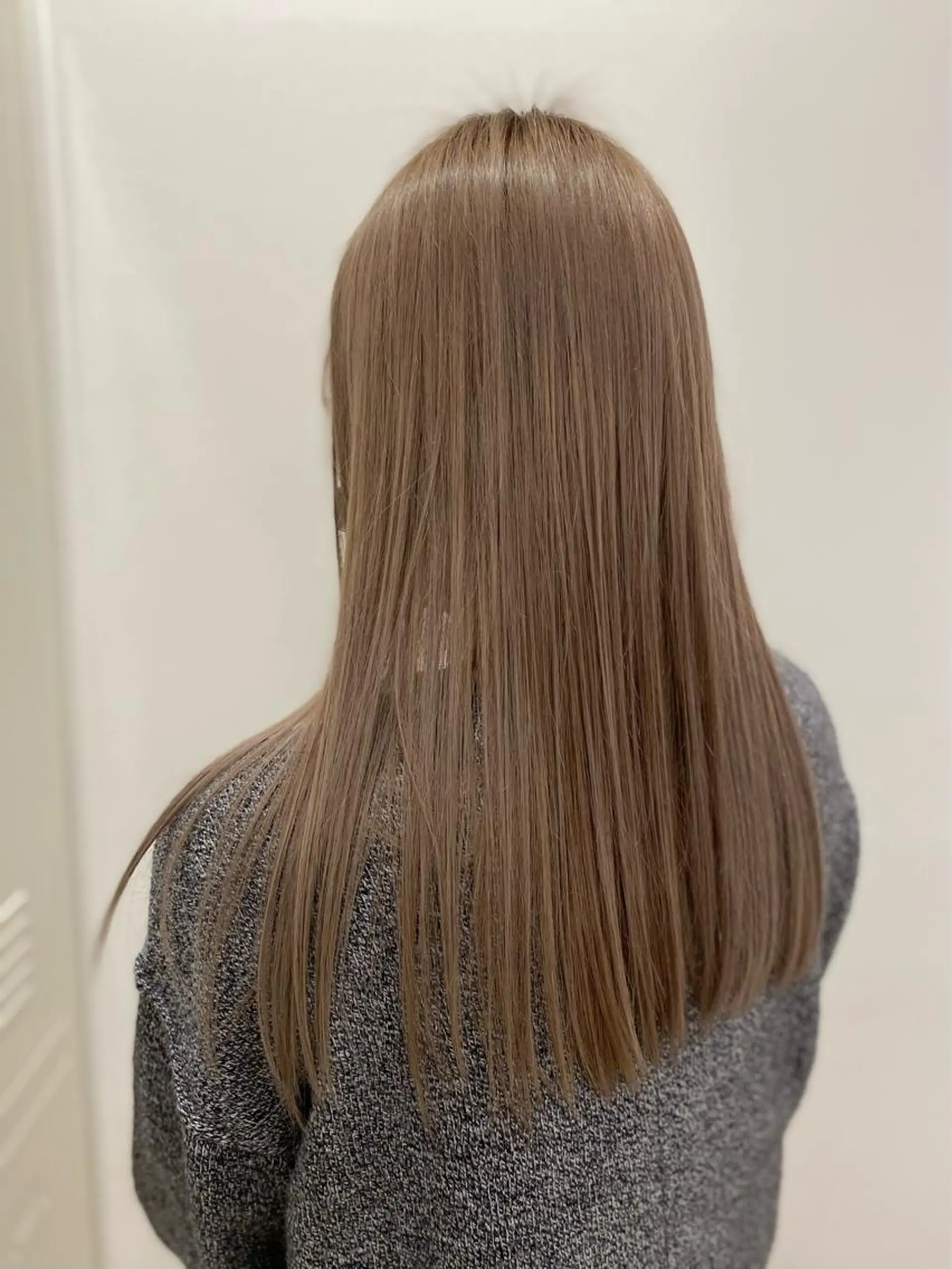 ロング カラー イヤリングカラー ハイライトカラー ハイライト ヘアカラー ブリーチなしWカラー /酸性ストレート河本のヘアスタイル