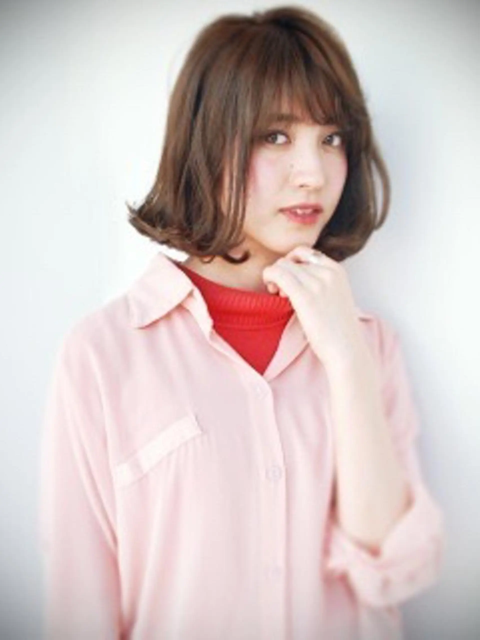 ミディアム ボブ 菅野 恵のヘアスタイル