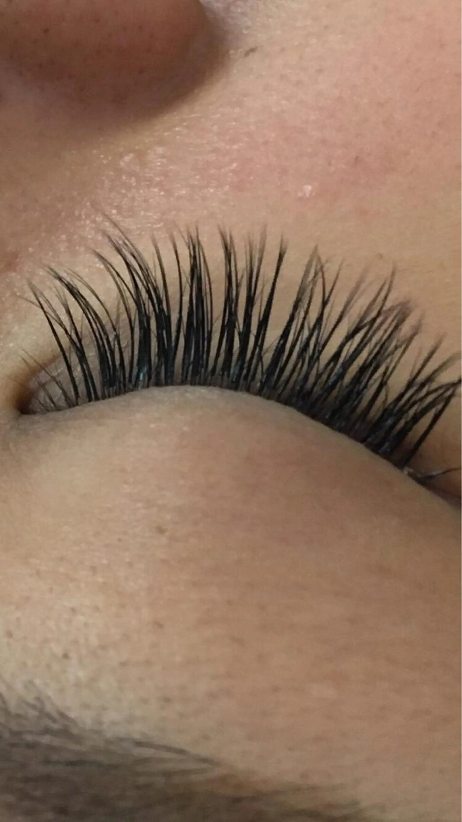 マツエク・マツパ キュート レイヤーカット 早崎太生のヘアスタイル