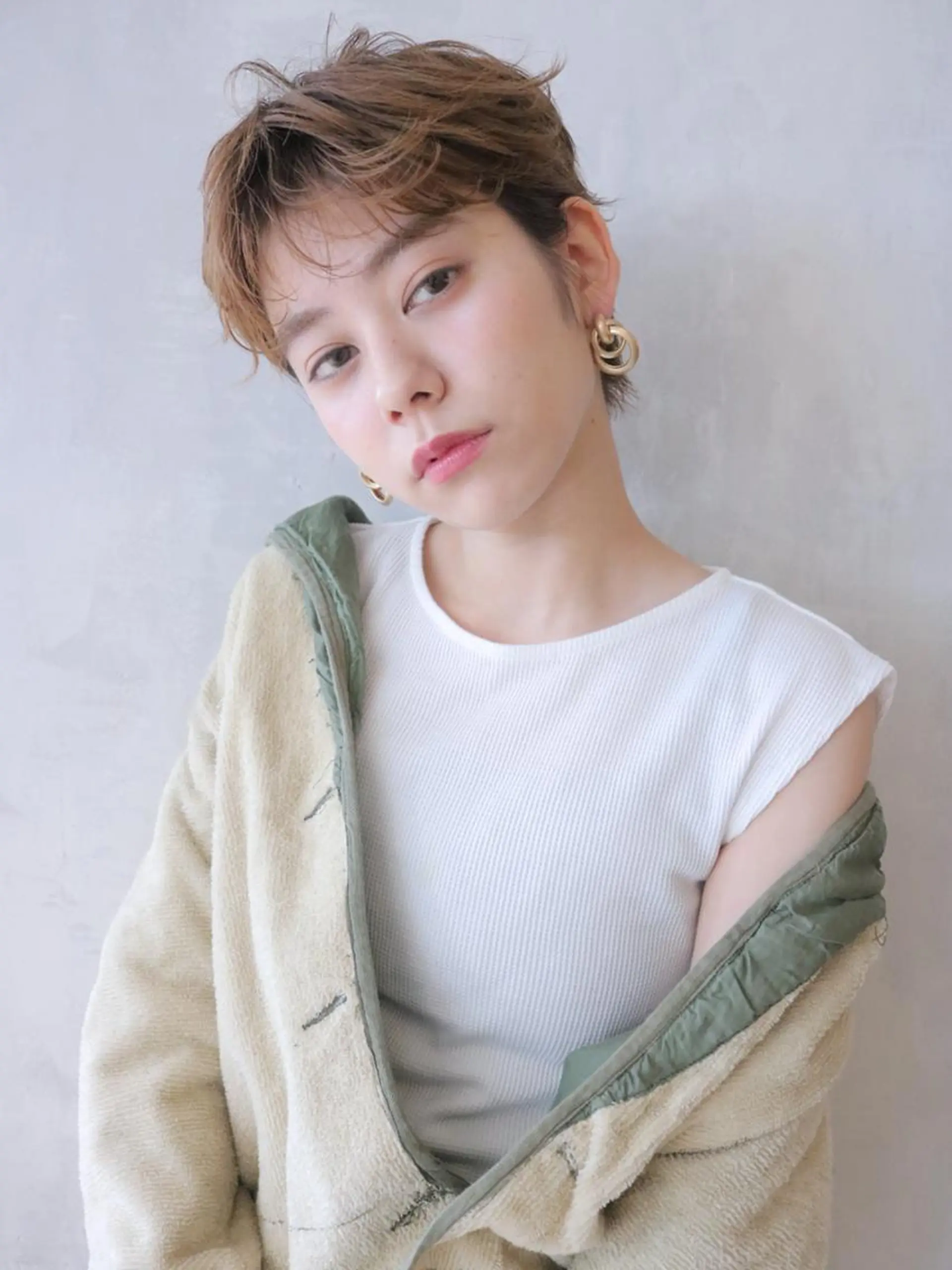 ショート カラー パーマ ヘアアレンジ アッシュ アッシュブラウン ブラウンカラー ショートヘア ITbyALBUM 中野店のヘアスタイル