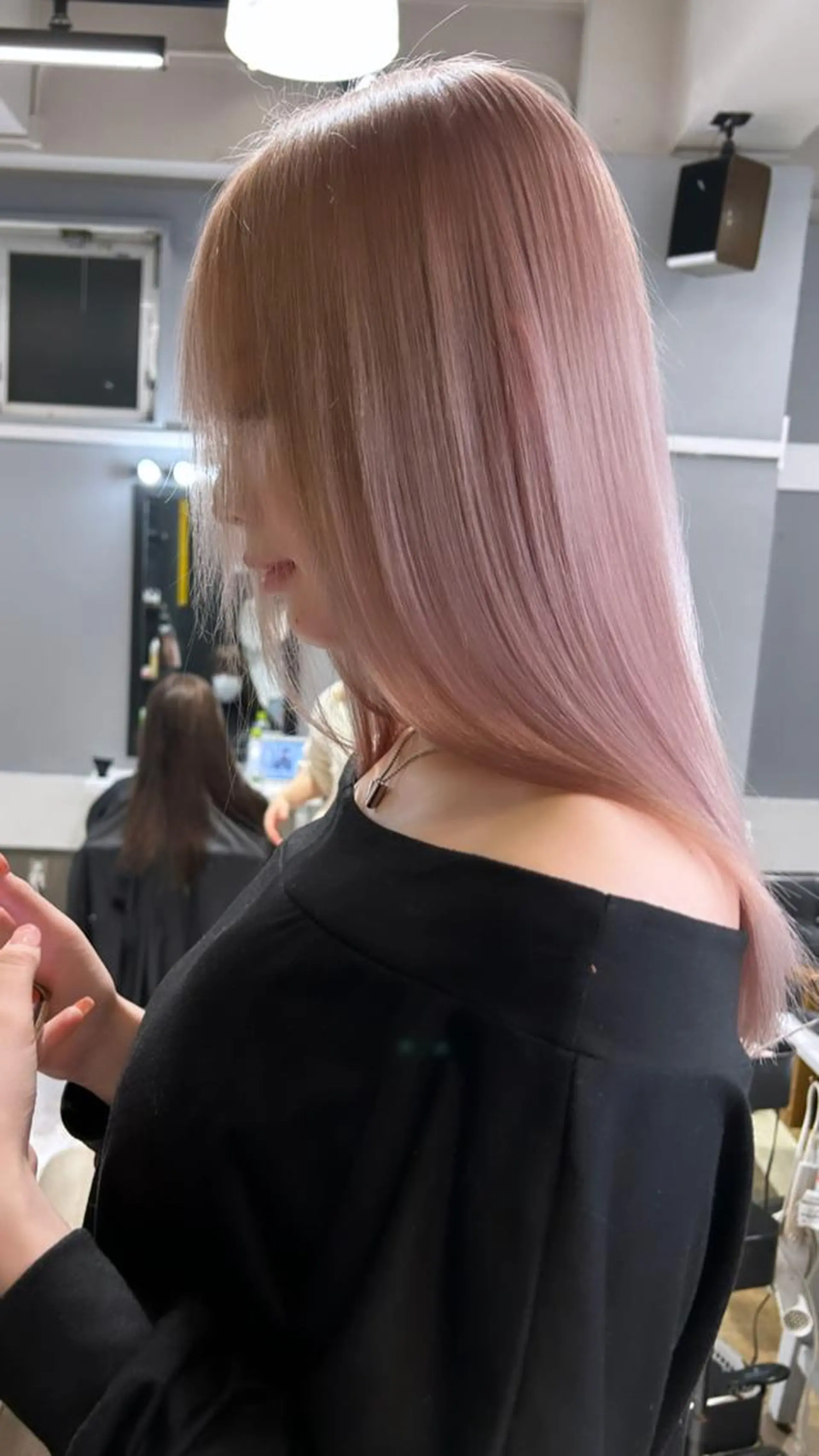 セミロング カラー ハイトーンカラー ピンクカラー Giselハヤシ ケンタのヘアスタイル