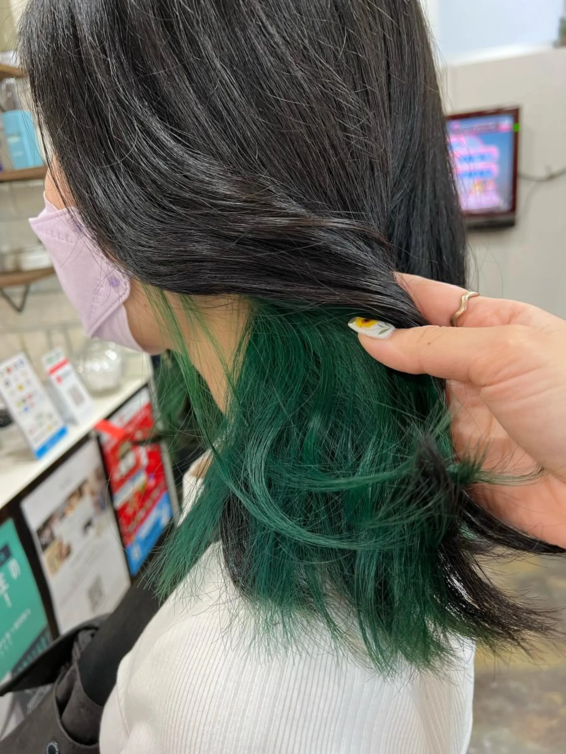 セミロング カラー インナーカラー maimi .のヘアスタイル
