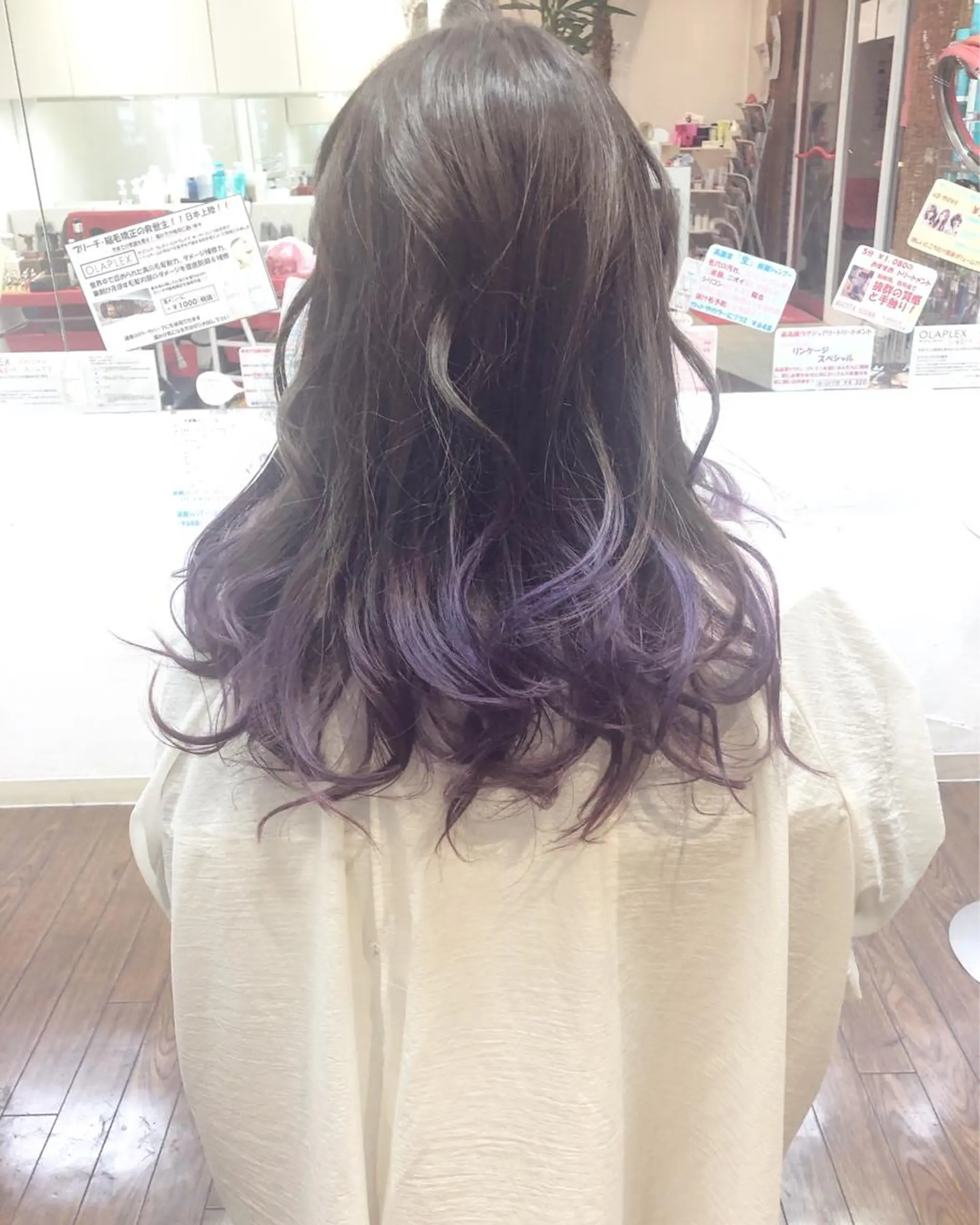 セミロング カラー グラデーションカラー パープルカラー ヘアカラー GLAD 萩原のヘアスタイル