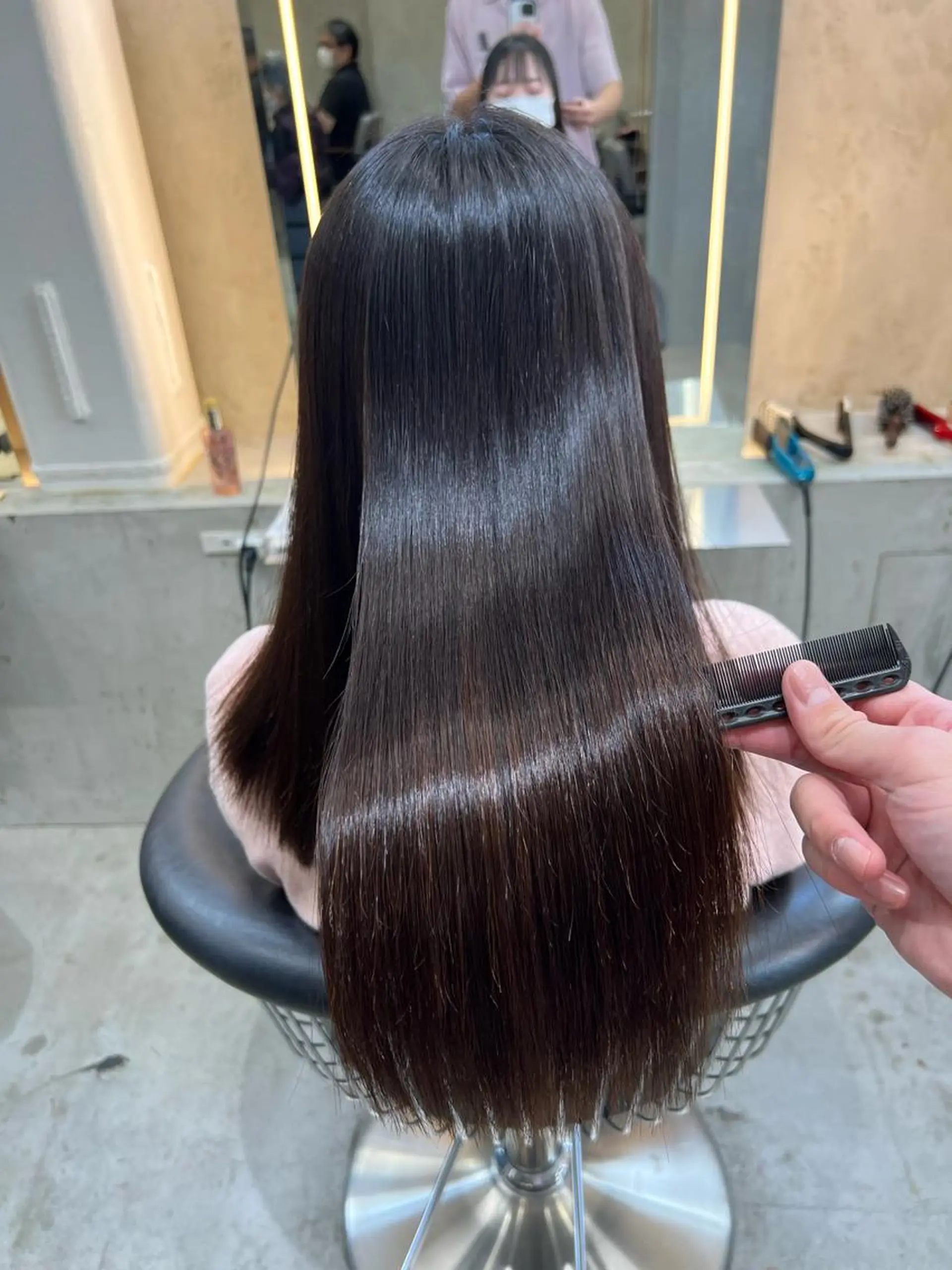 セミロング 外ハネヘア 縮毛矯正 カット 縮毛矯正 トリートメント ヘアセット 艶感カラー/縮毛矯正 髪質改善/三ツ木一生のヘアスタイル