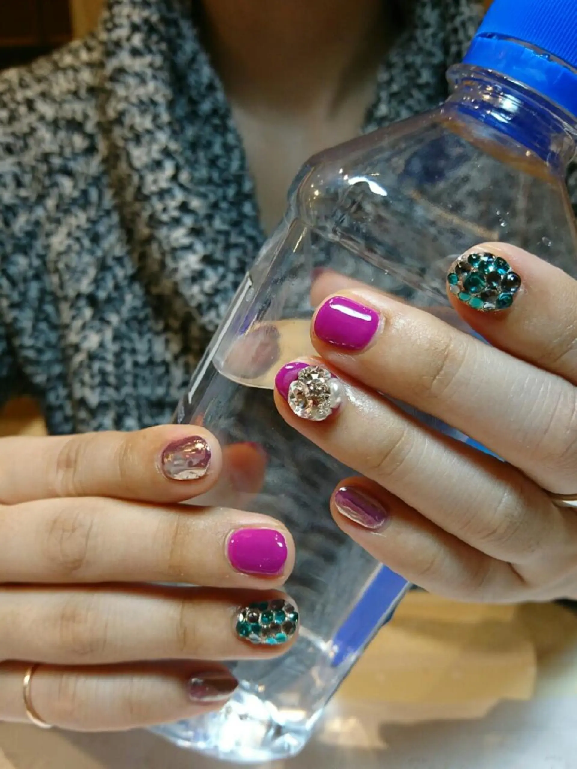 ネイル 持ち込み ストーンネイル みー shakushiroのネイルデザイン