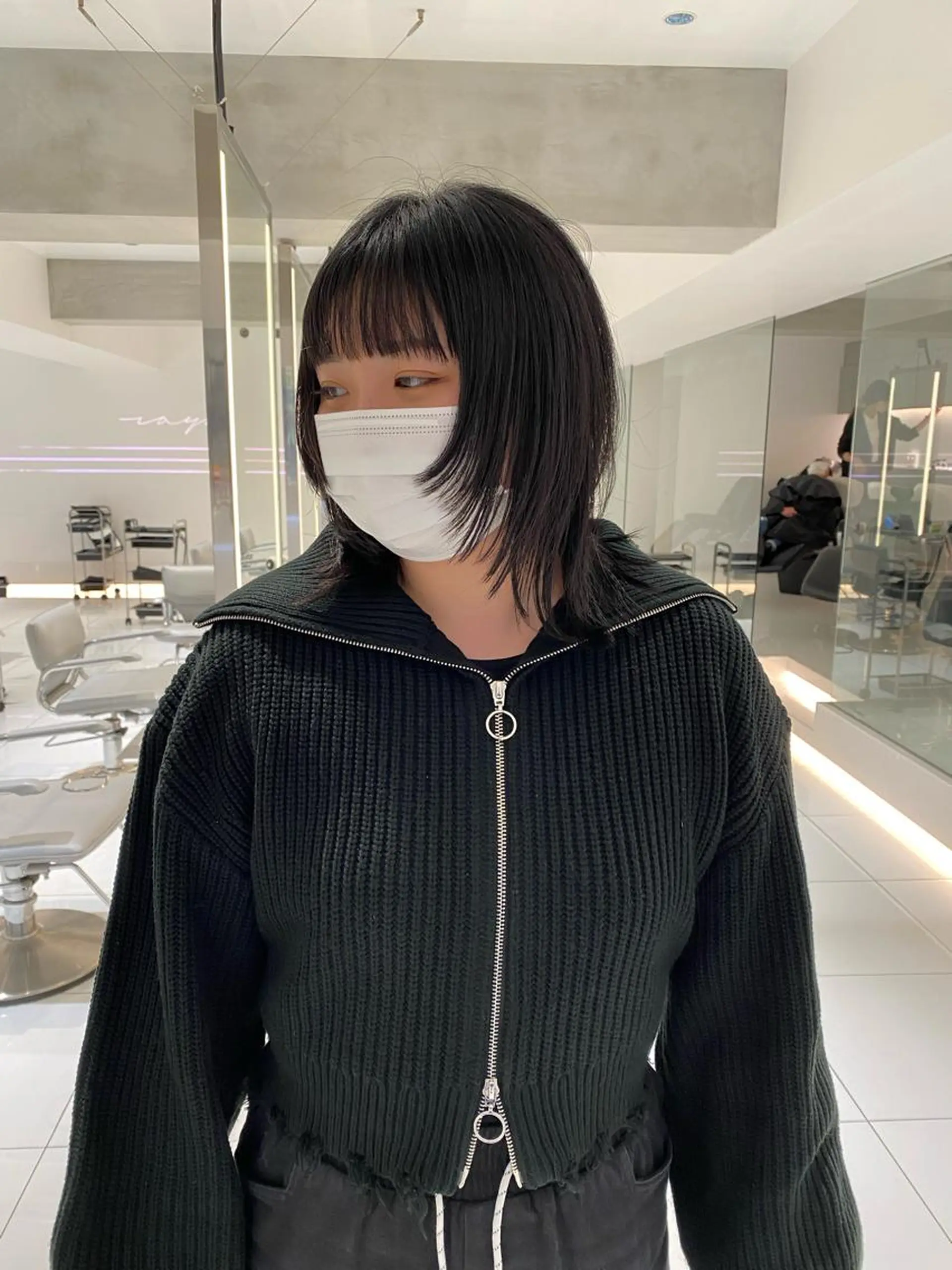 ミディアム すぎもと さき⚡️ レイヤー･*パーマのヘアスタイル