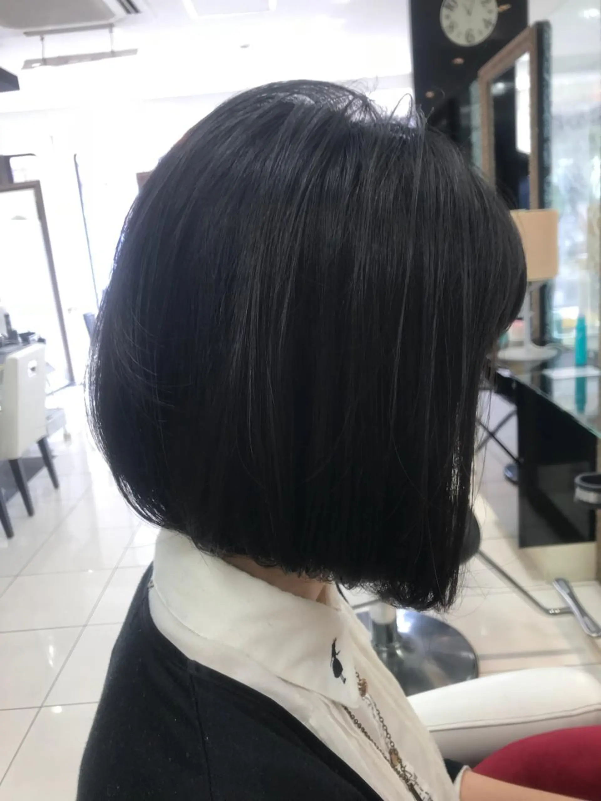 ミディアム 米良 志織のヘアスタイル