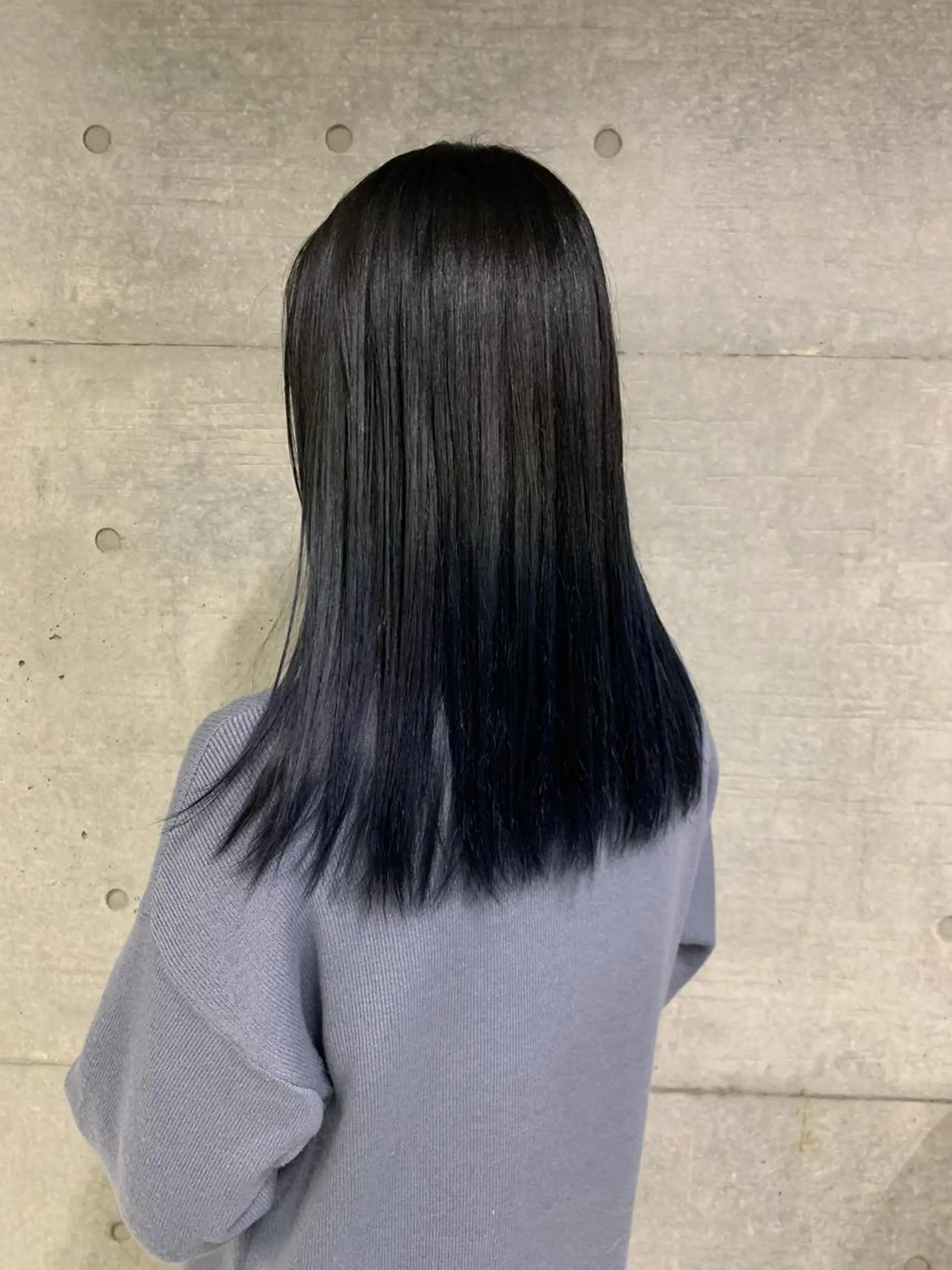 セミロング カラー メンズ 黒髪 ブルーカラー ブルーブラック ブルージュ ネイビーカラー ヘアカラー トリートメント THE./ブリーチ 透感カラー/髪質改善のヘアスタイル