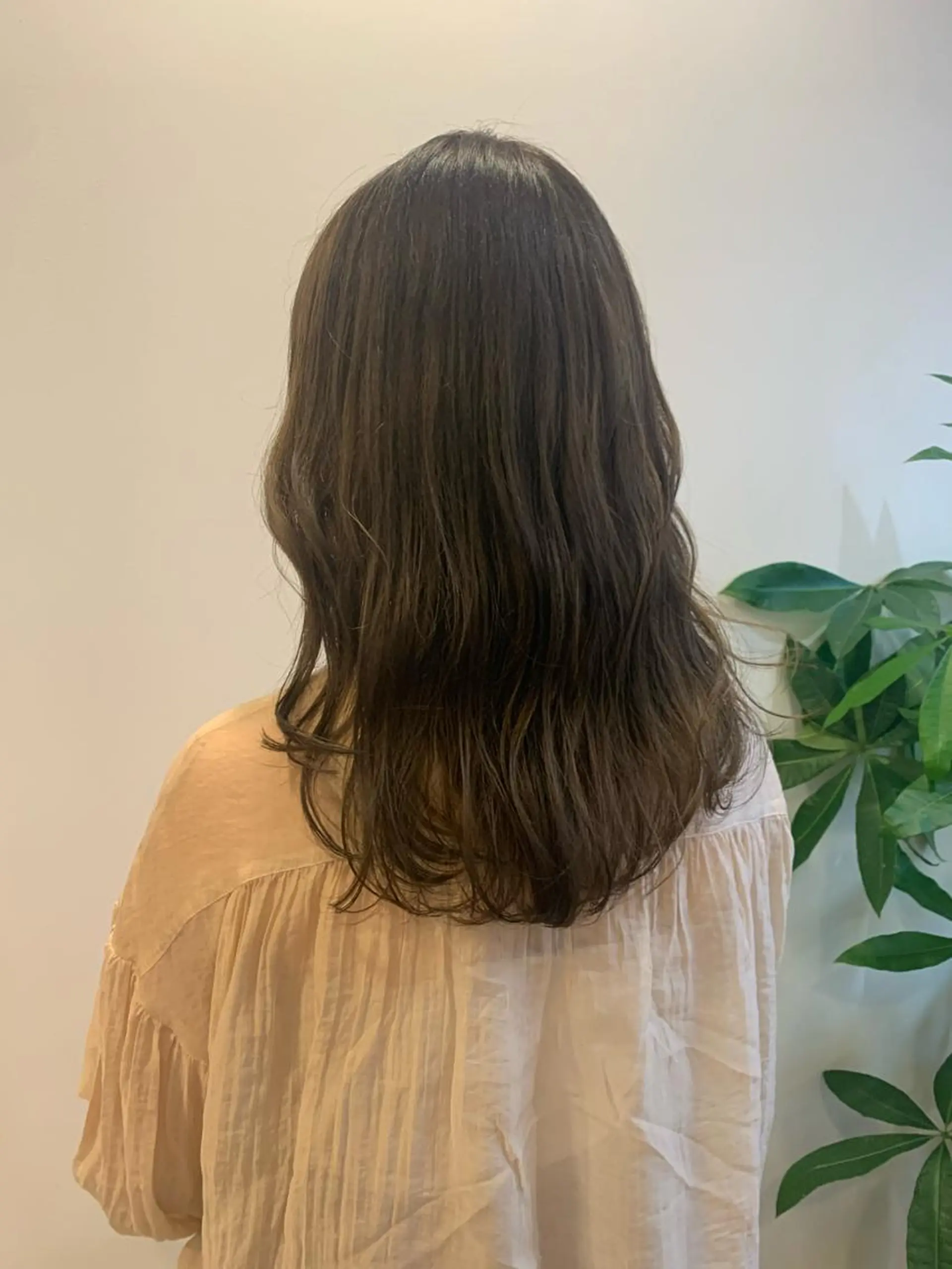 セミロング カラー ベージュカラー ダブルカラー 韓国🇰🇷髪質改善 Chisaki치사키のヘアスタイル