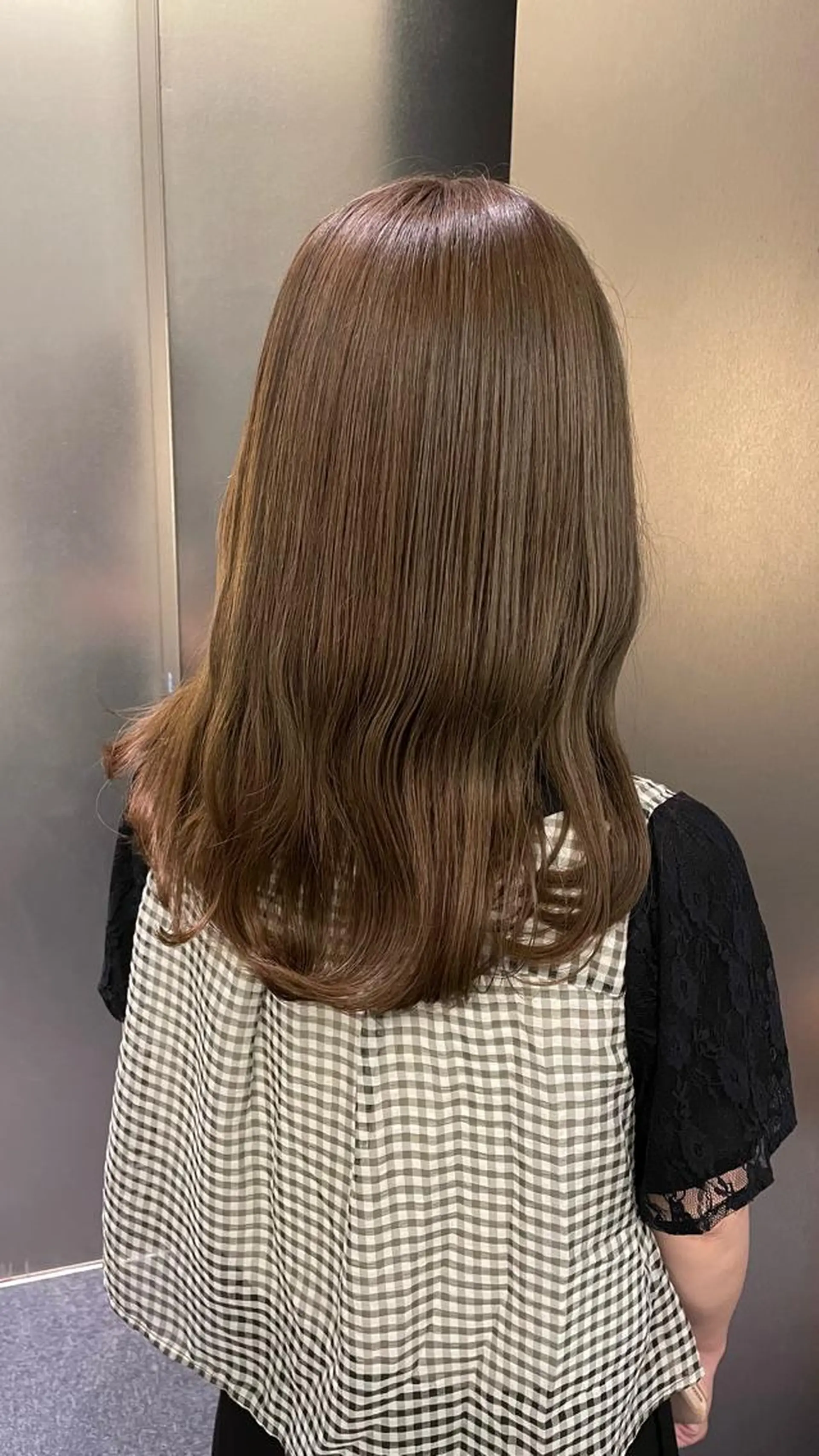 ミディアム カラー ベージュカラー オリーブベージュ 韓国メンズヘア　ミル クティボブ　足立佳代のヘアスタイル