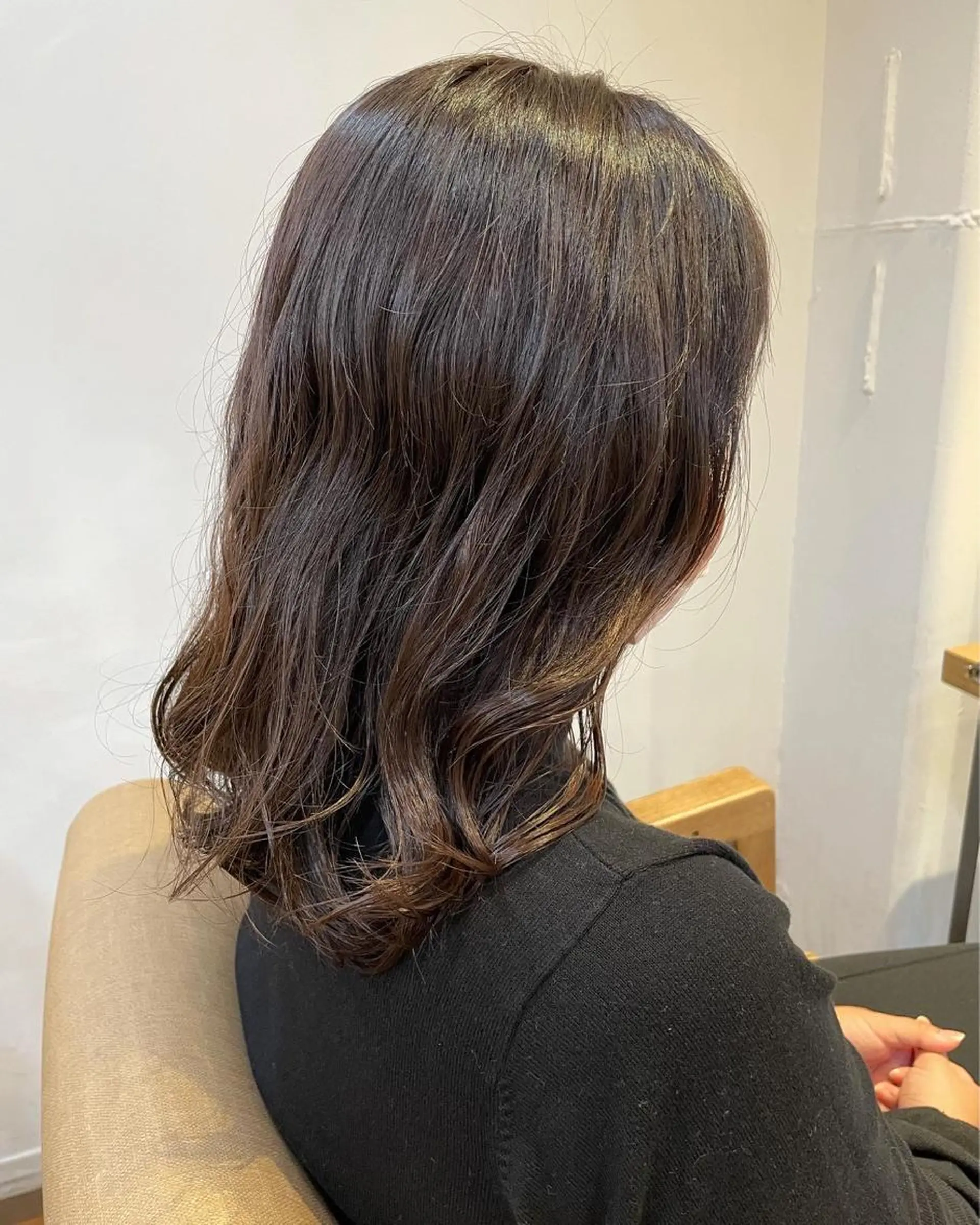 セミロング パーマ あずまぐち めぐみのヘアスタイル