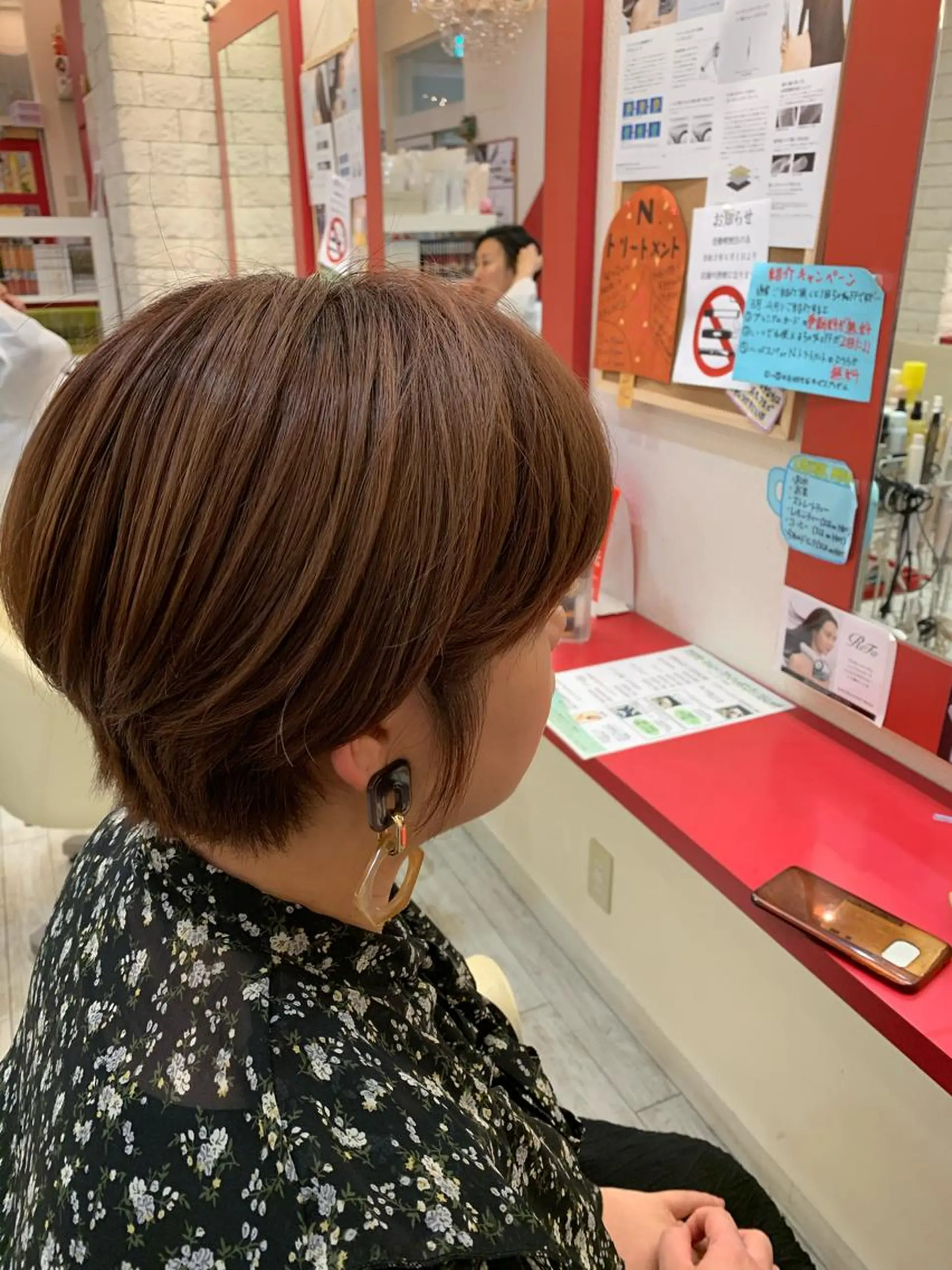 ショート カラー ヘアアレンジ ベージュカラー ピンクカラー ピンクベージュ カット ヘアカラー 今村公介 ブリーチ特化、派手髪のヘアスタイル