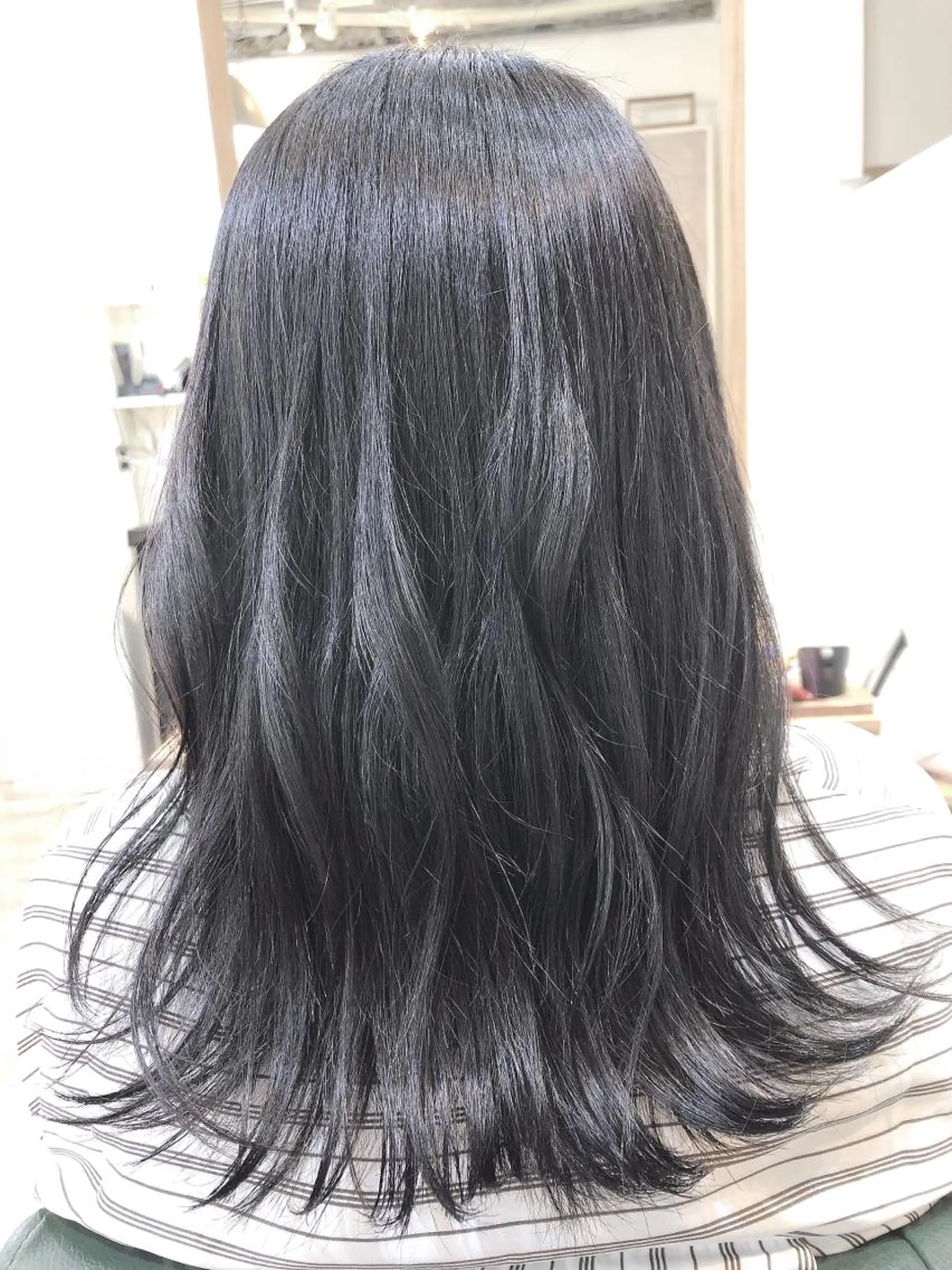 セミロング カラー アディクシーカラー ブルーカラー ブルージュ 透明感カラー カット ヘアカラー トリートメント 菊池 貢平のヘアスタイル