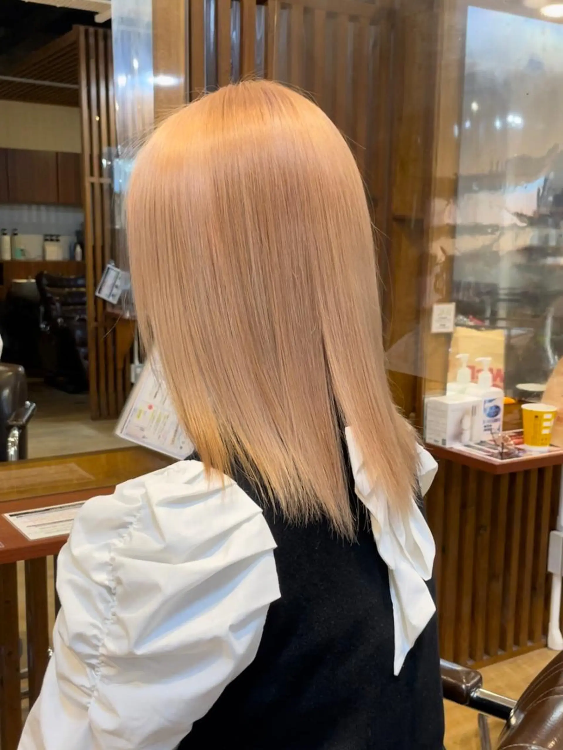 ミディアム カラー ベージュカラー ハイトーンカラー ホワイトベージュ バレイヤージュ/ハイ ライト/庄司鉄平のヘアスタイル