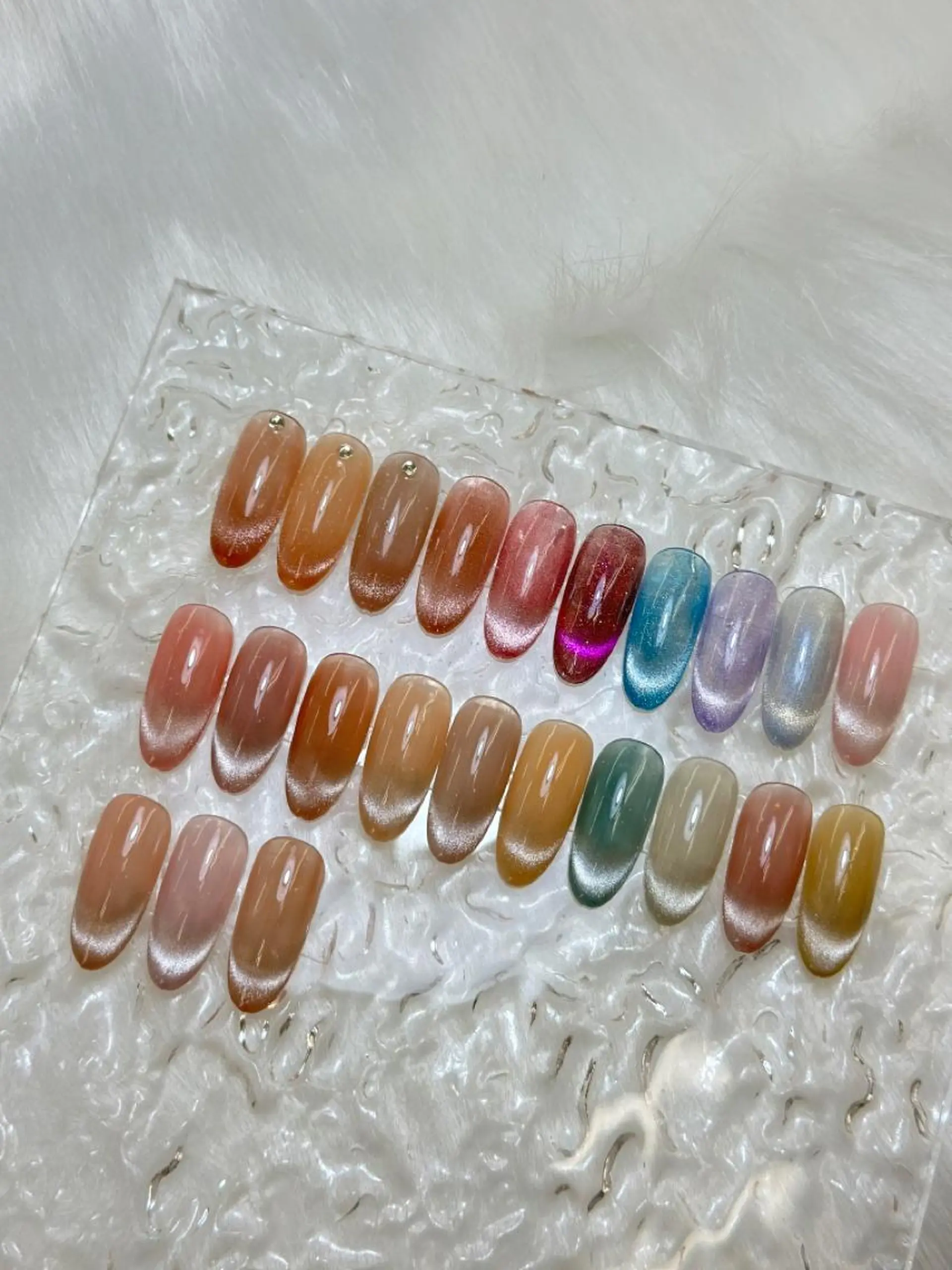 ネイル ハンドネイル Mona【パラジェル ・長さ出し専門店】のネイルデザイン