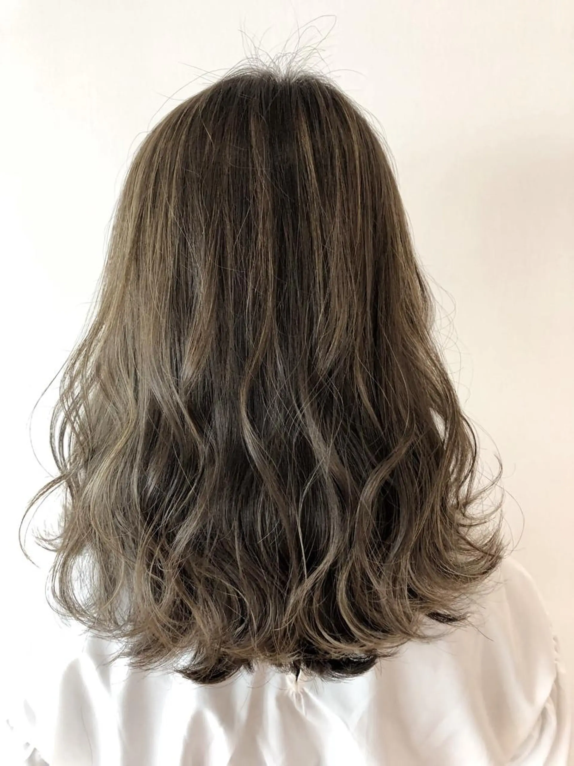 セミロング ハイライト ボブ/レイヤー 🌟梅田盛一🌟のヘアスタイル