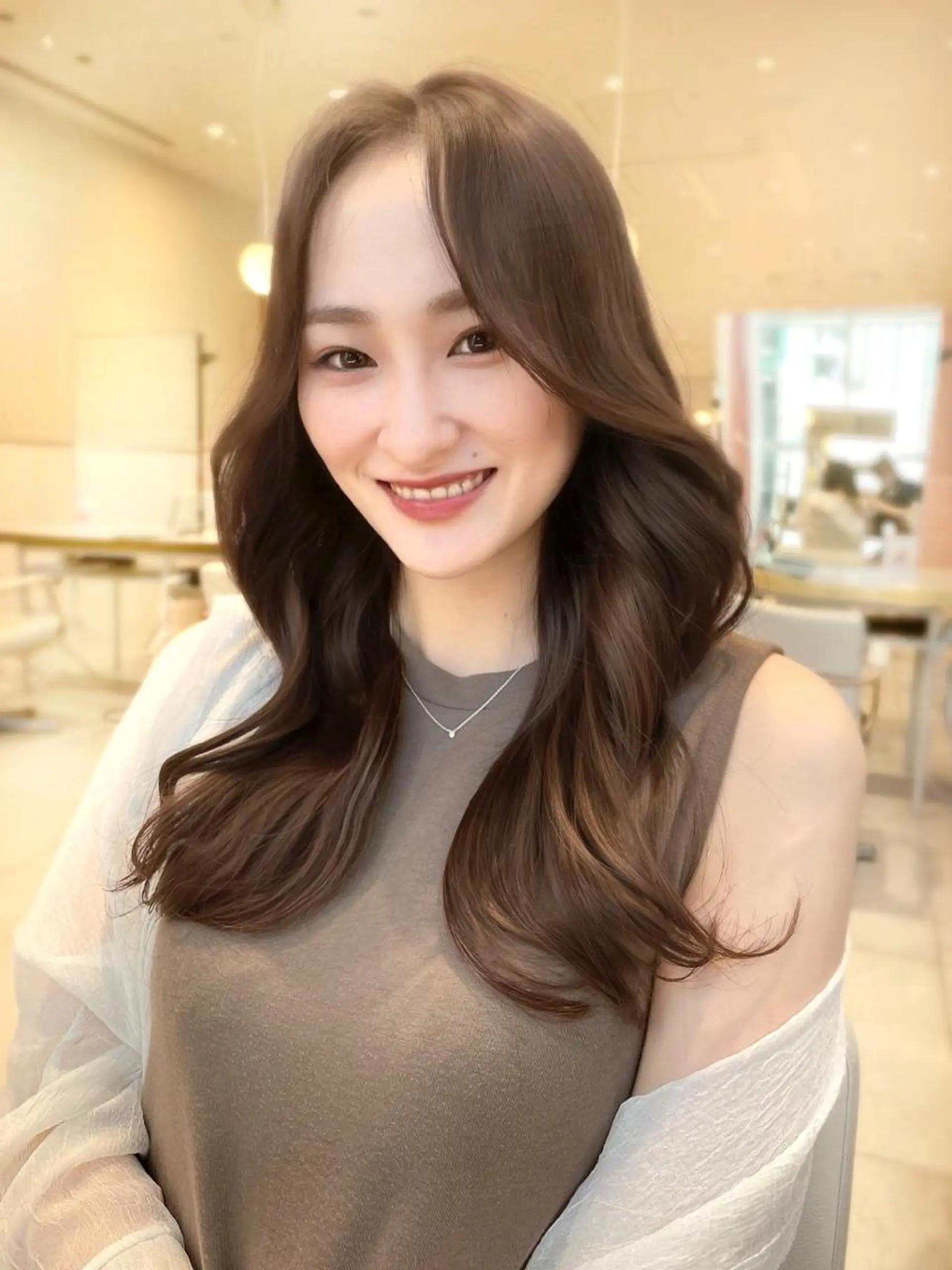 ロング カラー ヘアアレンジ 🤎小顔レイヤー /ベージュ🤎友香のヘアスタイル