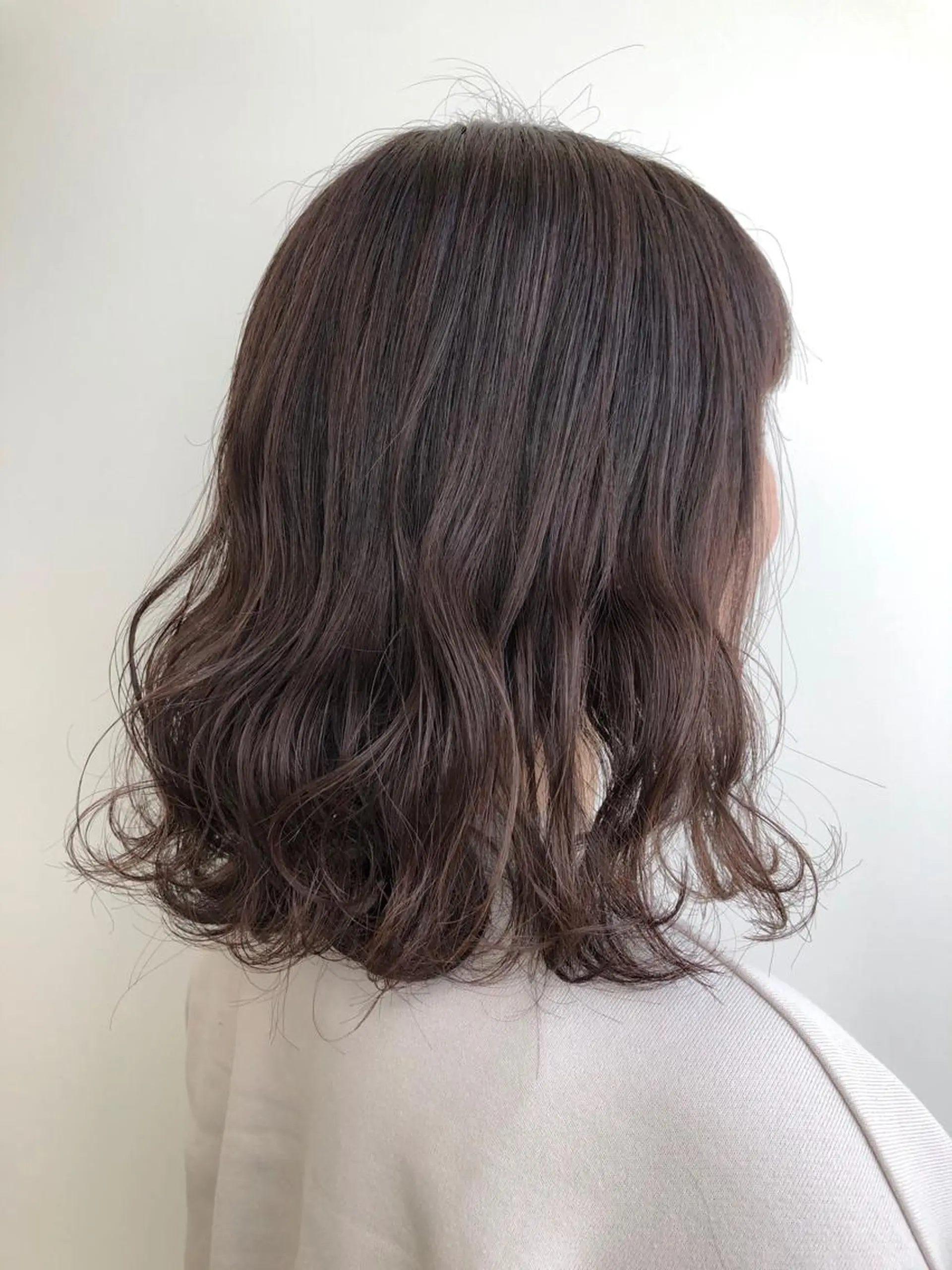 ミディアム ピンクラベンダー ハイライト 【透明感、艶髪】西村 有司のヘアスタイル