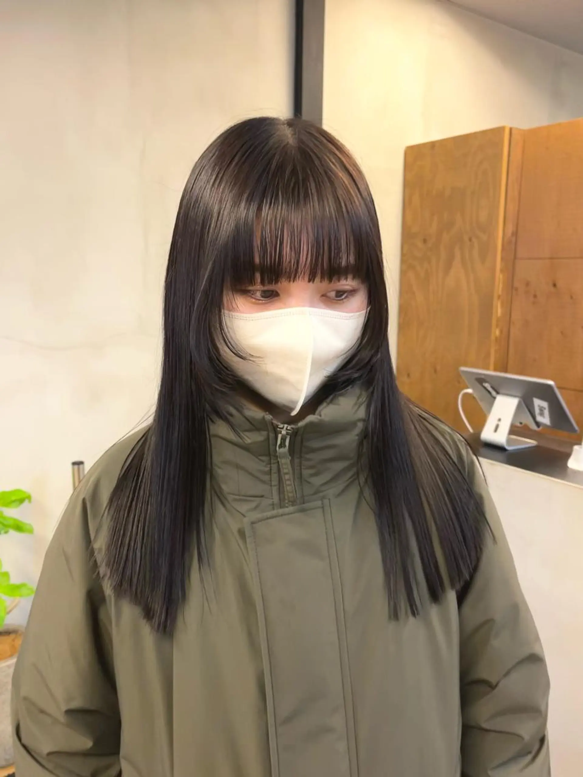 ロング カラー 顔まわりレイヤー レイヤーカット ワイドバング カット トリートメント ena/ブリーチなし 透明感・レイヤー🎀のヘアスタイル