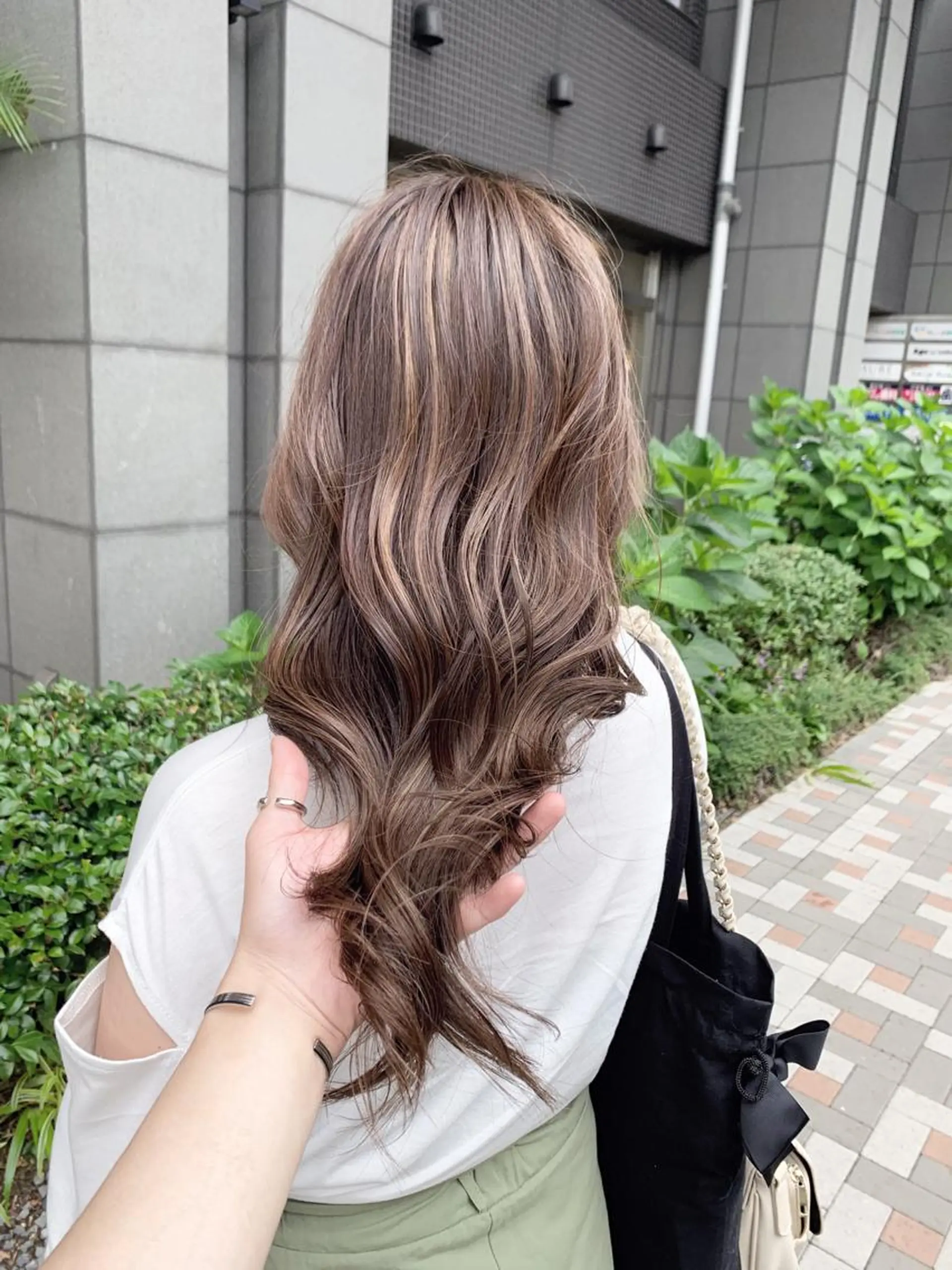 セミロング ハイライト レイヤー×縮毛矯正 深見 拓のヘアスタイル