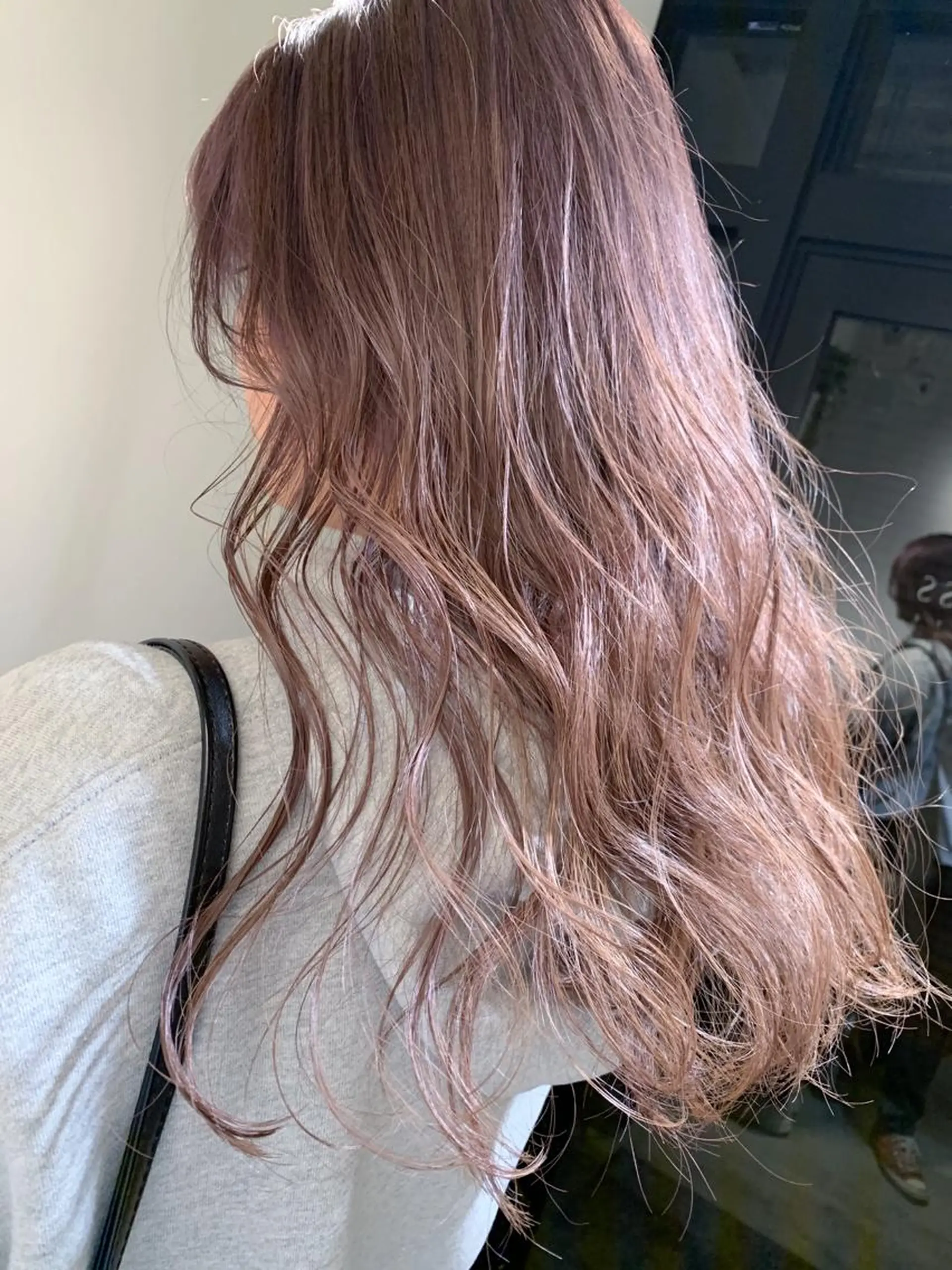ロング カラー グレージュ ピンクカラー 【完全マンツー 恵比寿】佐藤 翔のヘアスタイル