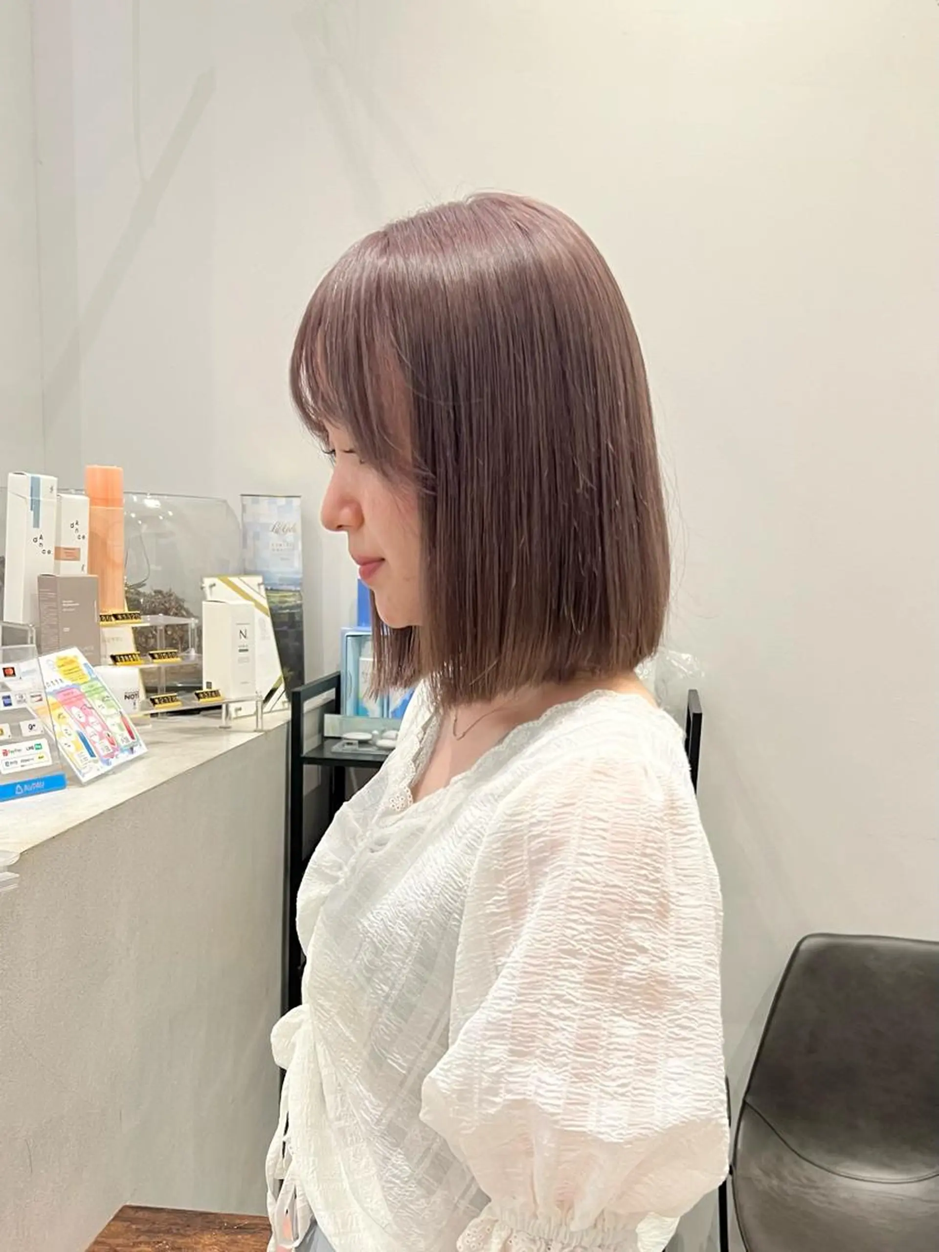 ミディアム カラー 透明感カラー グレージュ ラベンダーカラー ラベンダーグレージュ ラベンダーグレー 吉川 陽菜のヘアスタイル