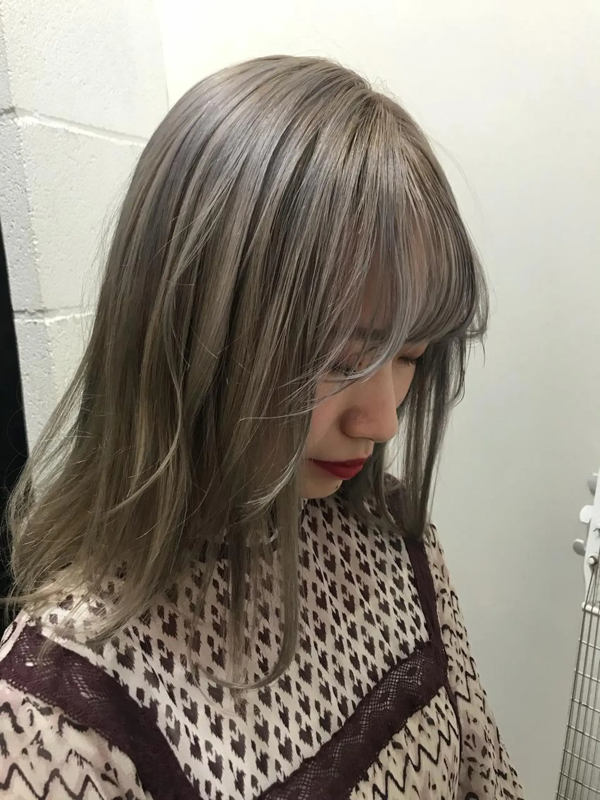 セミロング サイレント美容師 アイリィのヘアスタイル