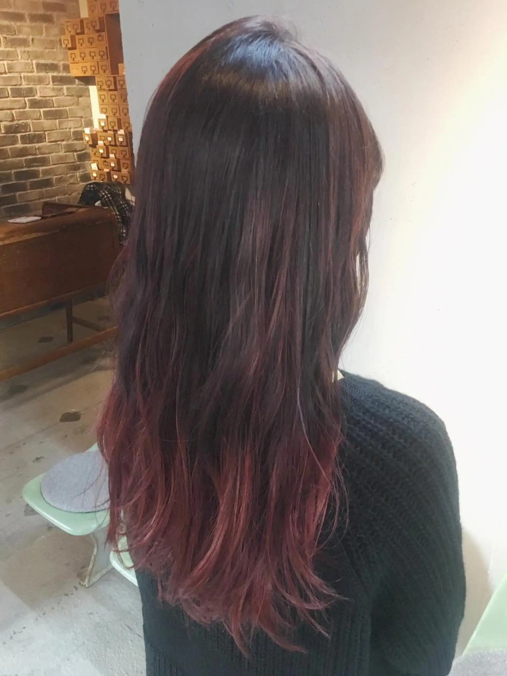 ロング カラー ブリーチ グラデーションカラー レッドカラー 代表 中島貴志のヘアスタイル