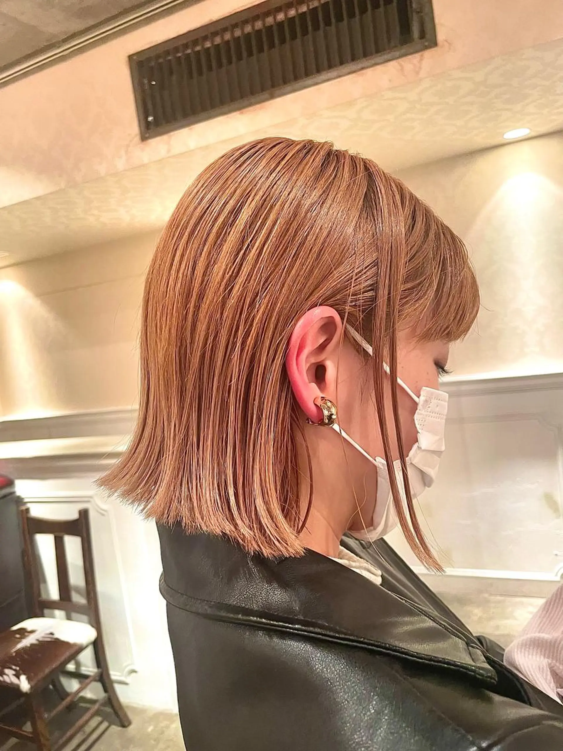 ショート カラー 切りっぱなしボブ ベージュカラー ボブ カット ヘアカラー トリートメント 【ボブ.レイヤー】 ヤマカワレンヤのヘアスタイル