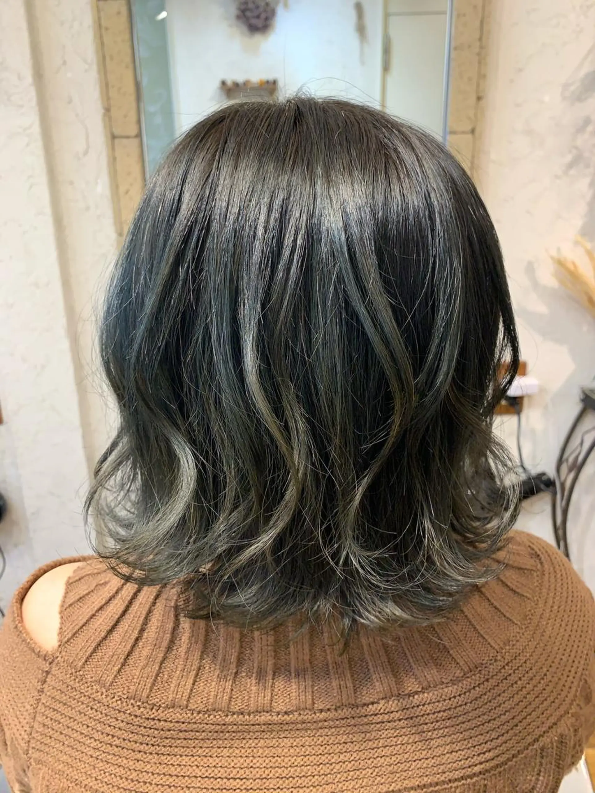 ミディアム カット ヘアカラー トリートメント katsuya hiroのヘアスタイル