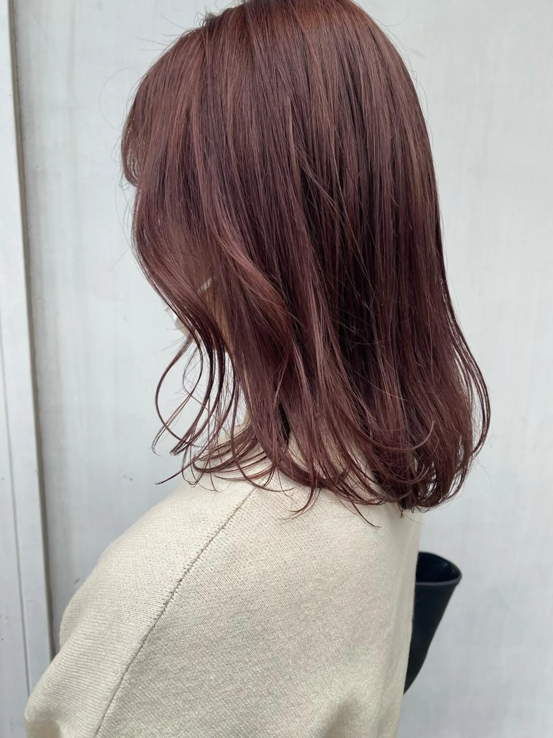 ミディアム 小林 朋花のヘアスタイル