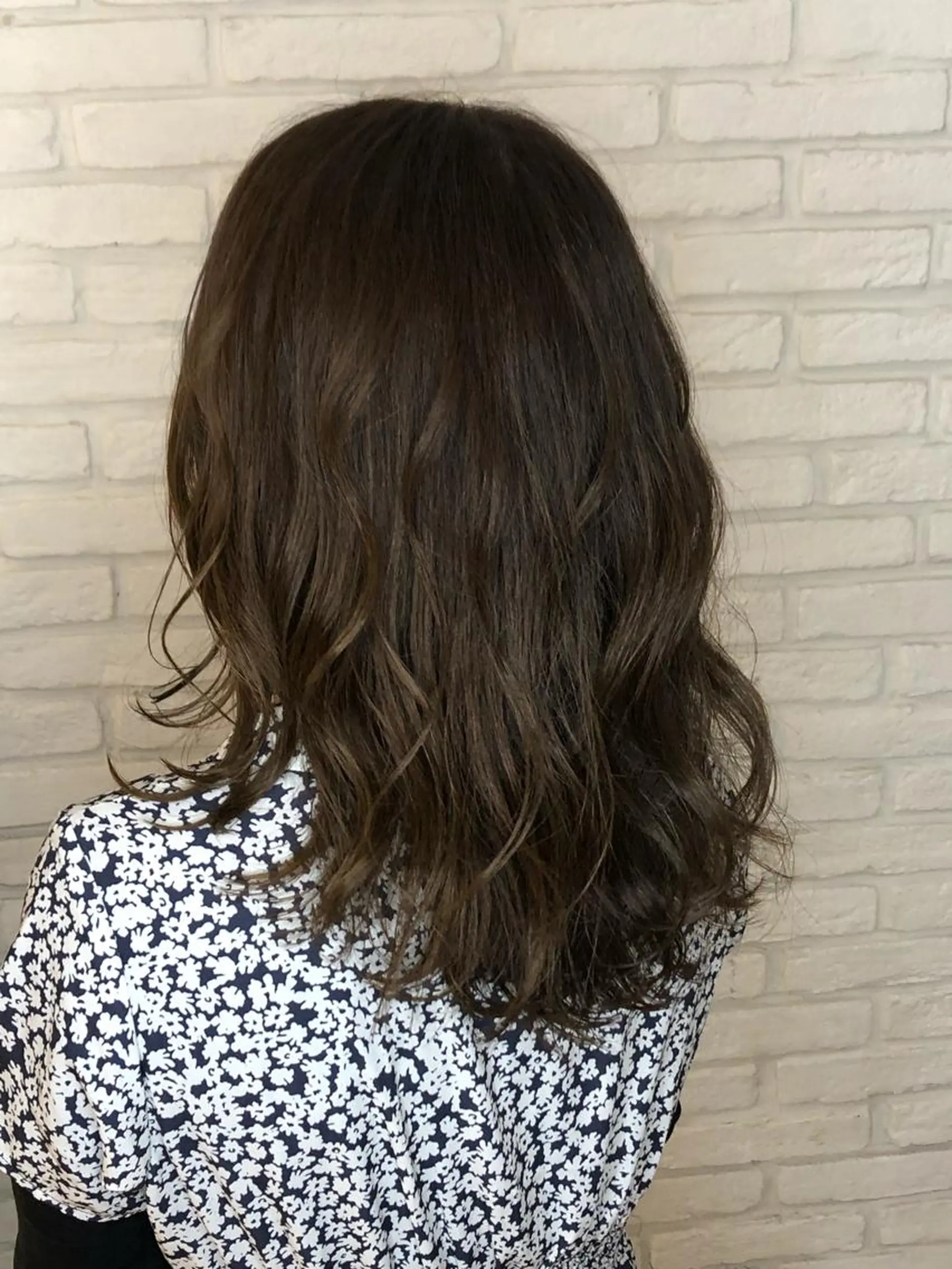 セミロング カラー 宮下 浩一のヘアスタイル