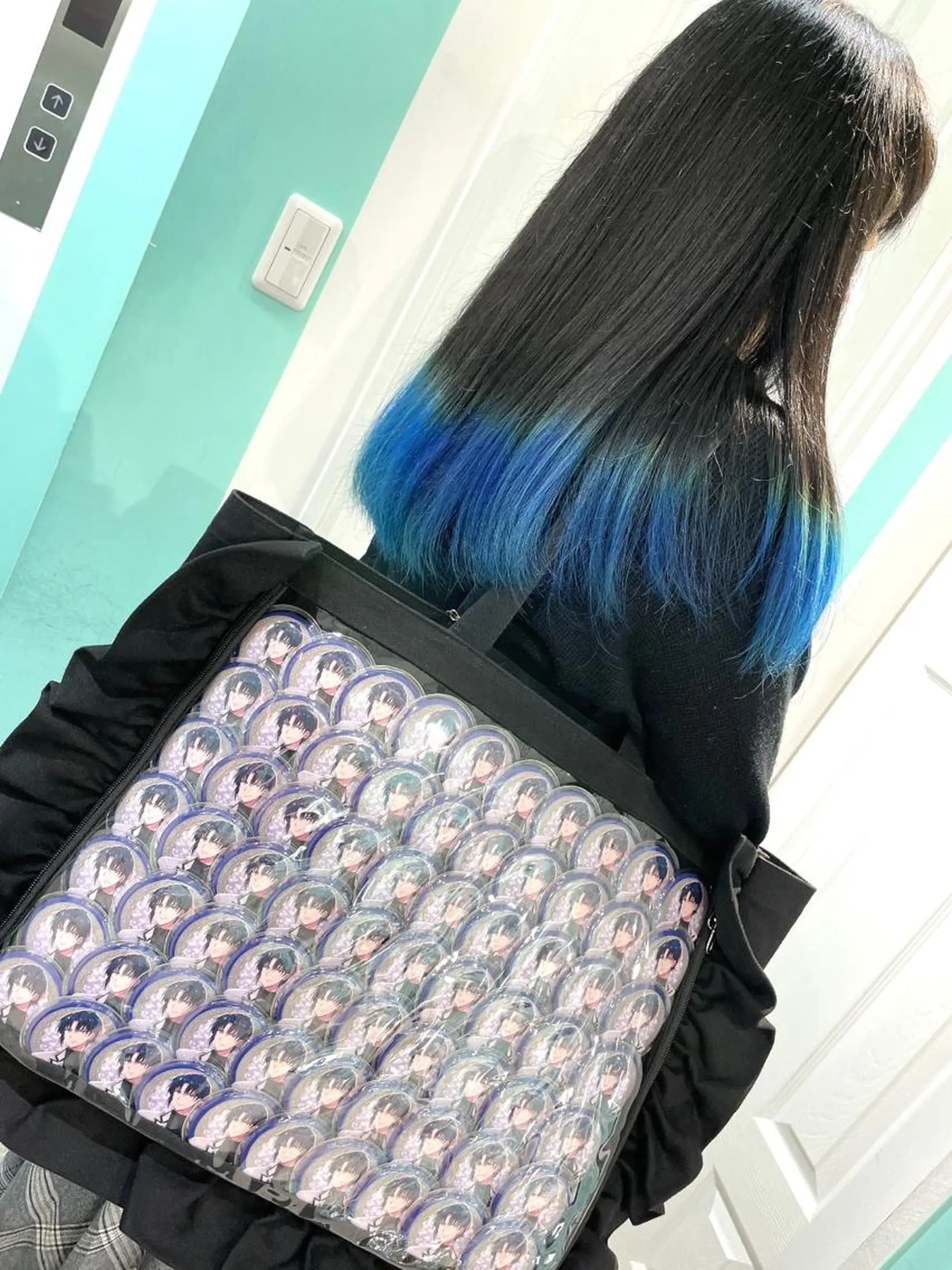 ロング ヘアカラー 原 千景のヘアスタイル