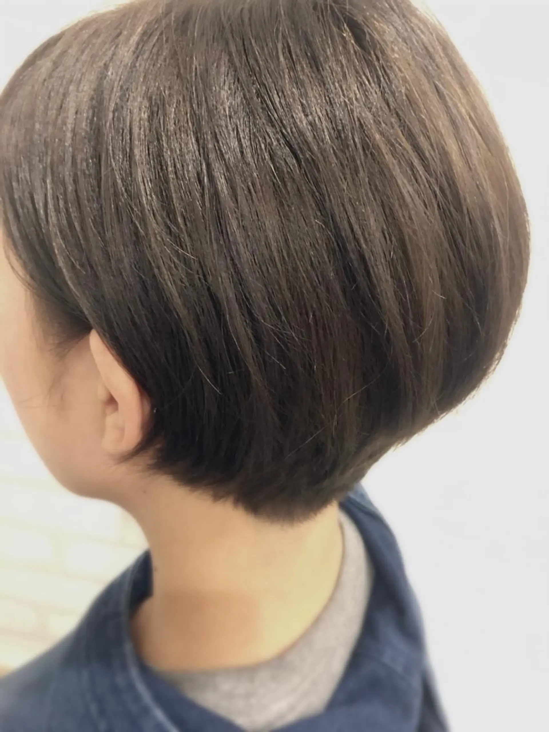 ショート カラー ブリーチ 日高 香織のヘアスタイル