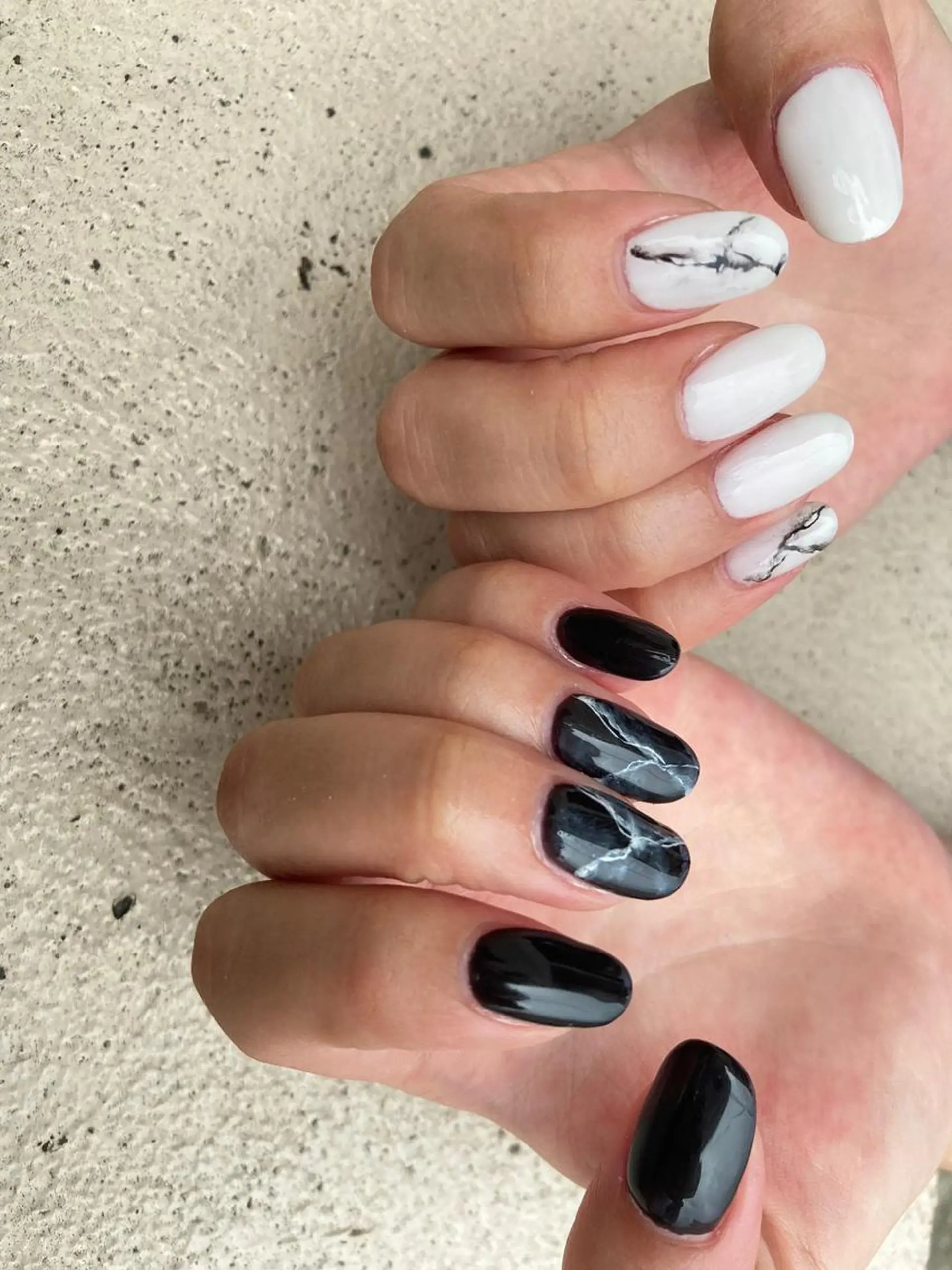 ミディアム ネイル ハンドネイル フットネイル ✴︎ Delightのネイルデザイン