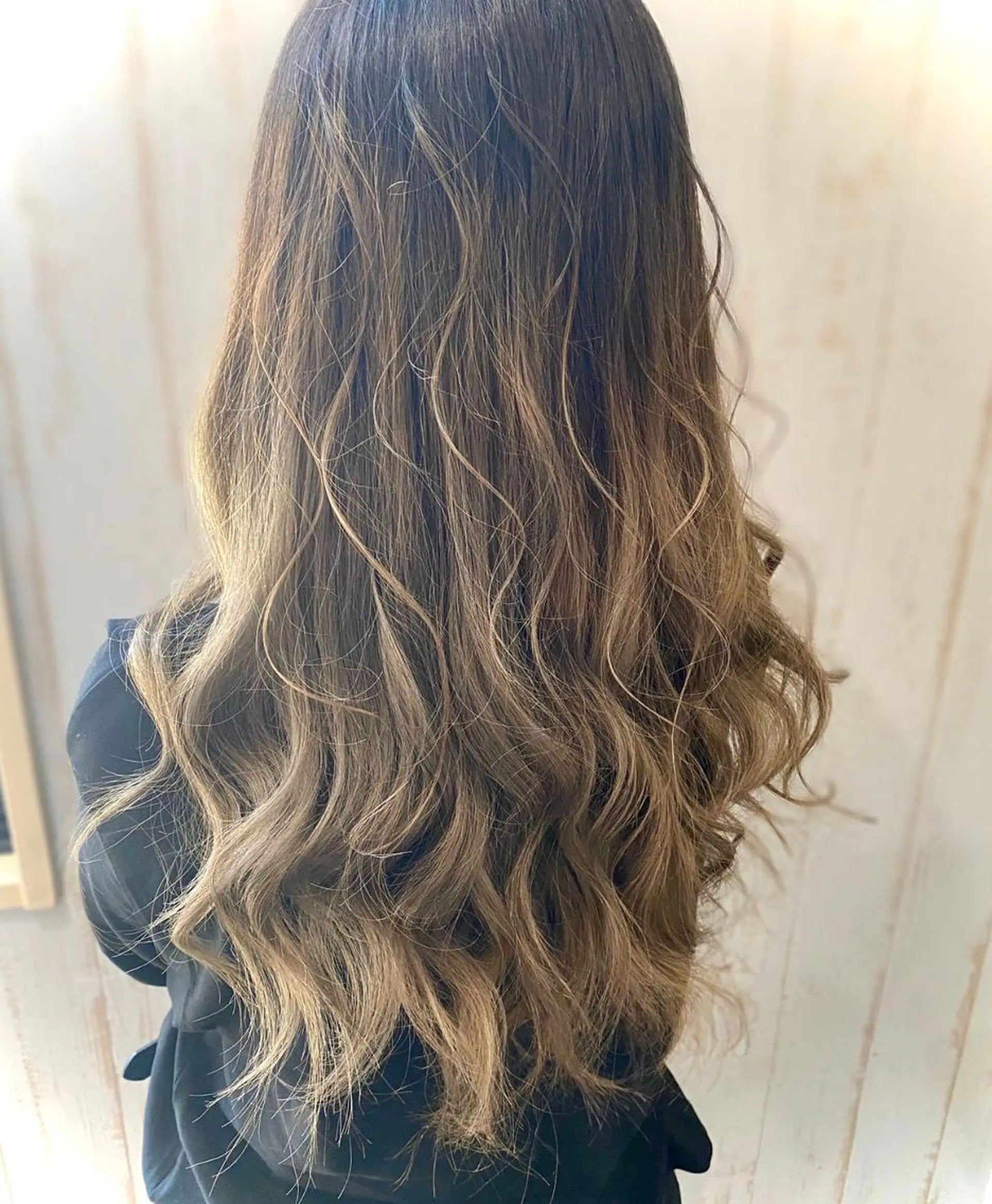 ロング カラー パーマ ヘアアレンジ チビ編み込みエクステ シールエクステのヘアスタイル