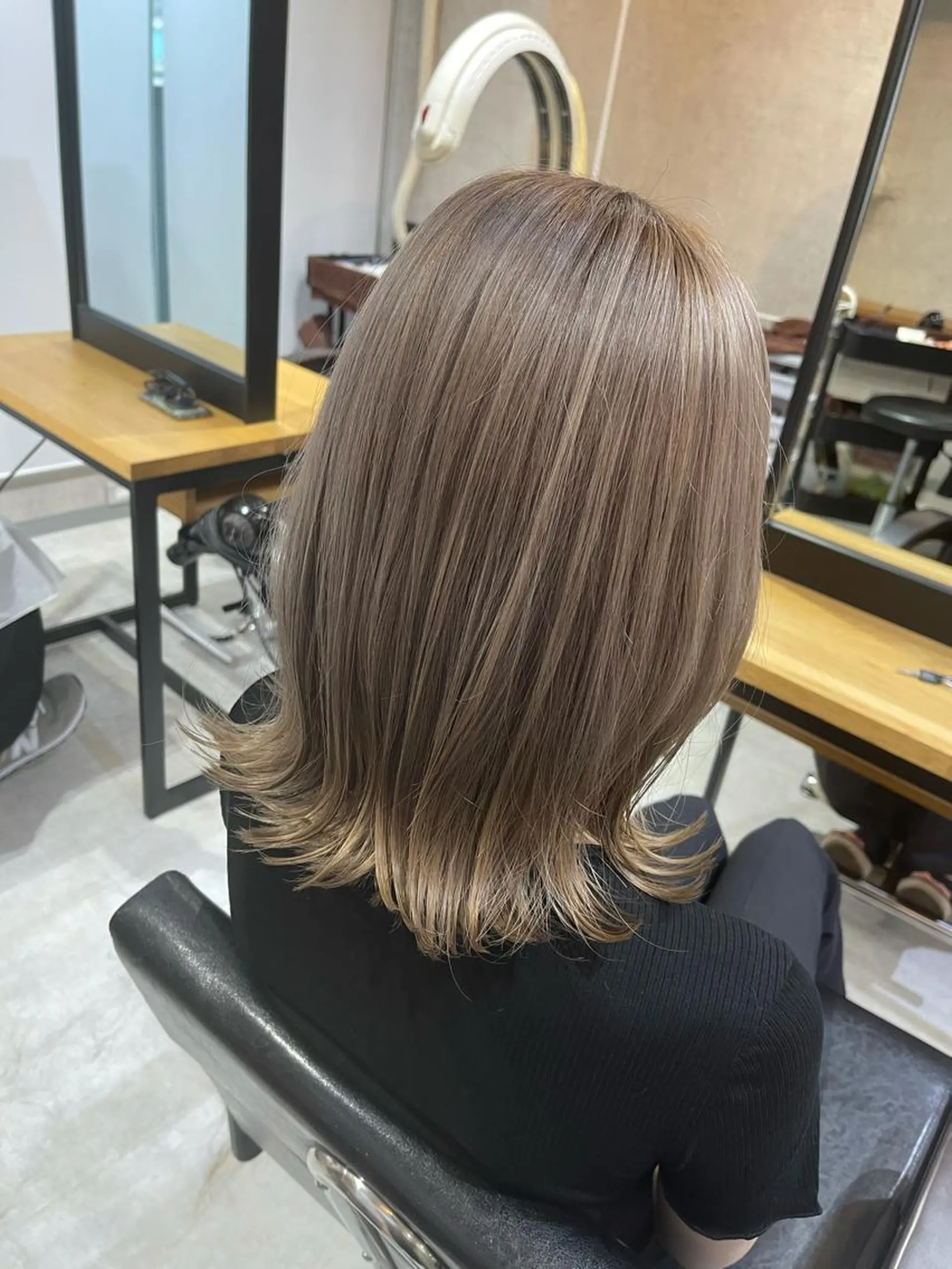 ショート カラー ベージュカラー ダブルカラー ヘアカラー 松井那津子 /ハイライトブリーチのヘアスタイル
