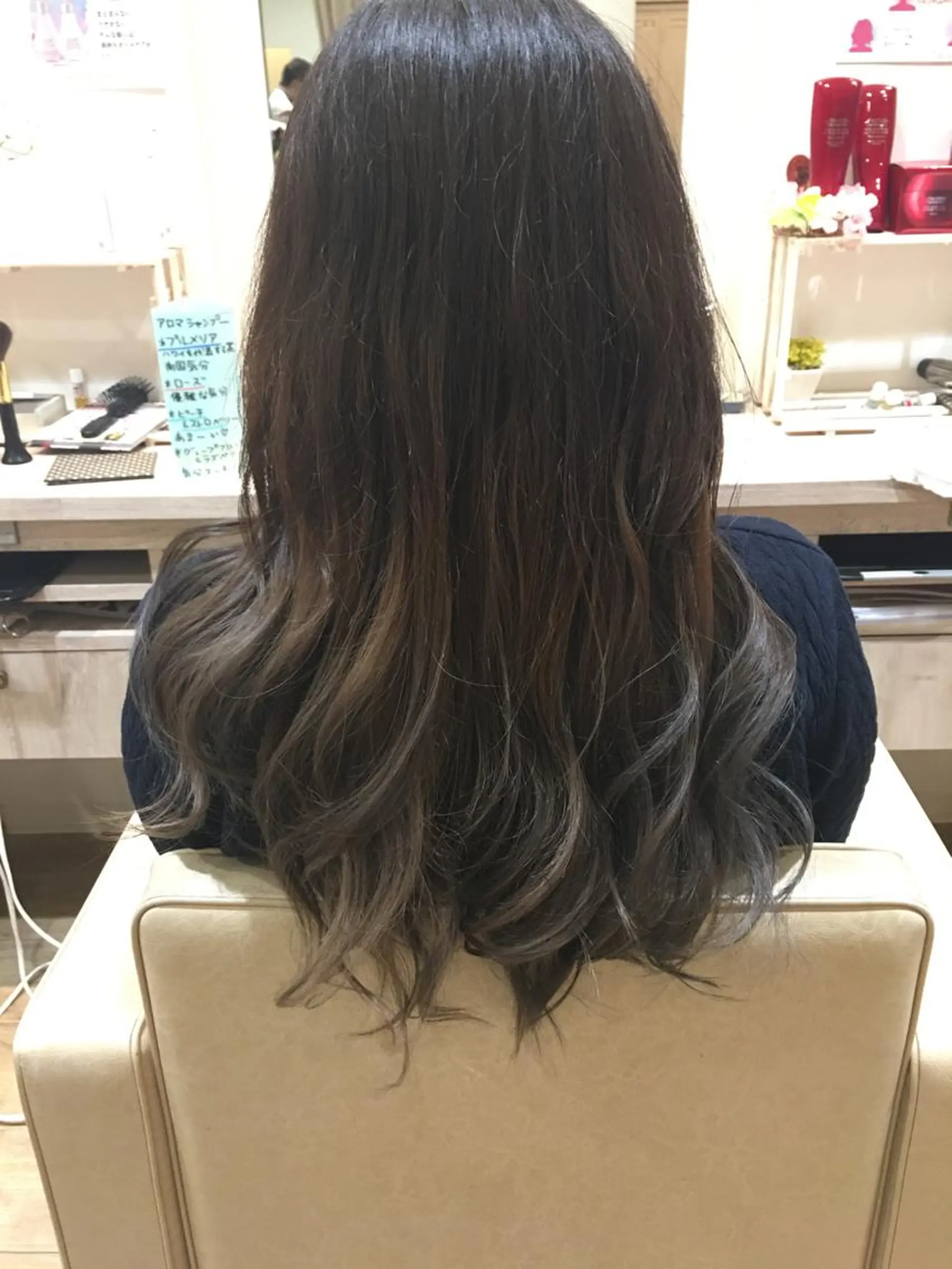 セミロング カラー ブリーチ グラデーションカラー 川野辺幸雄☆髪質改善 ハイライト☆白髪のヘアスタイル