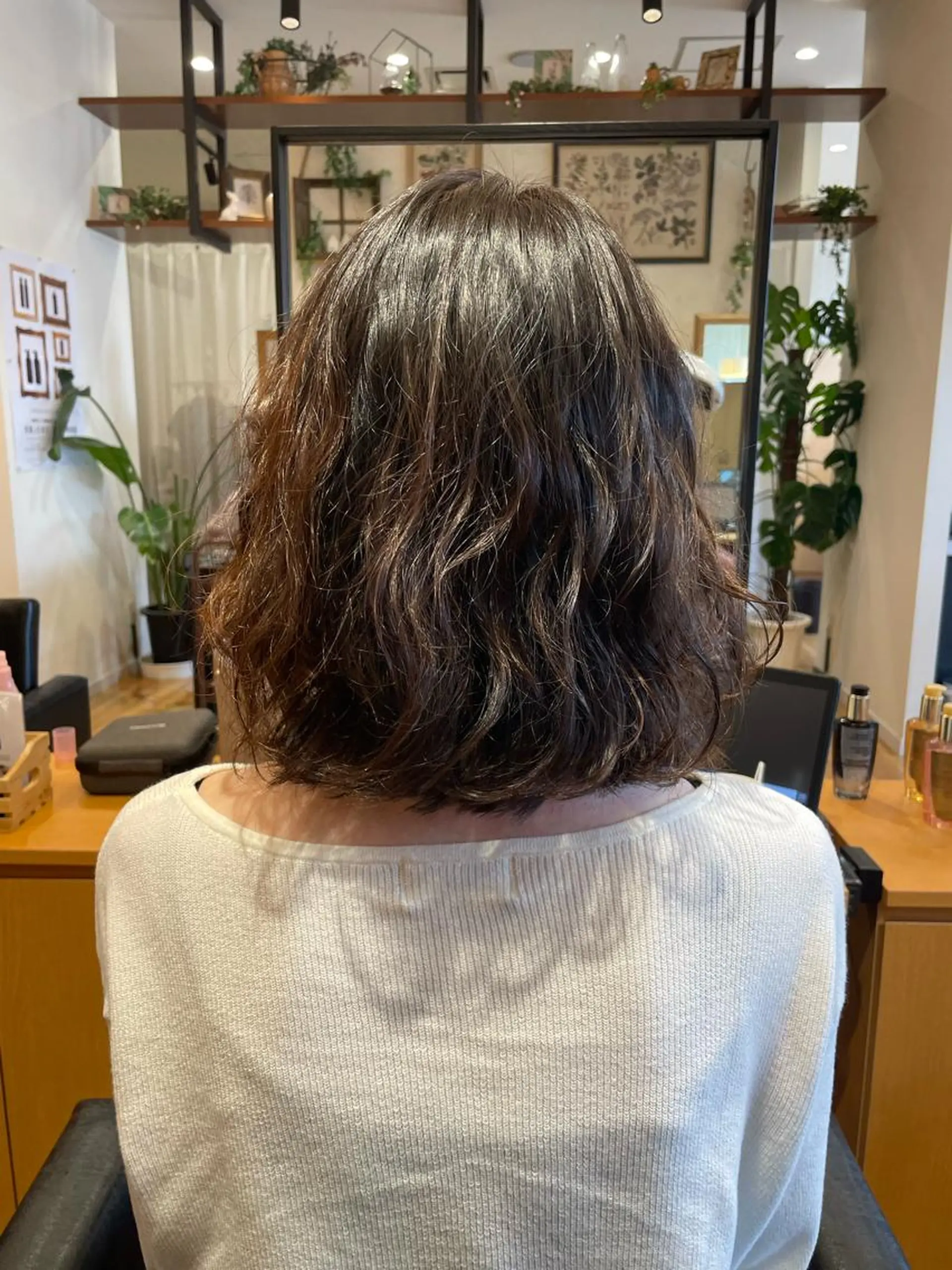 ミディアム パーマ ミディアムパーマ WE RULE 札幌店 【ウィールール 札幌店】所属・✨️大人ショート 髙橋朋花のヘアスタイル