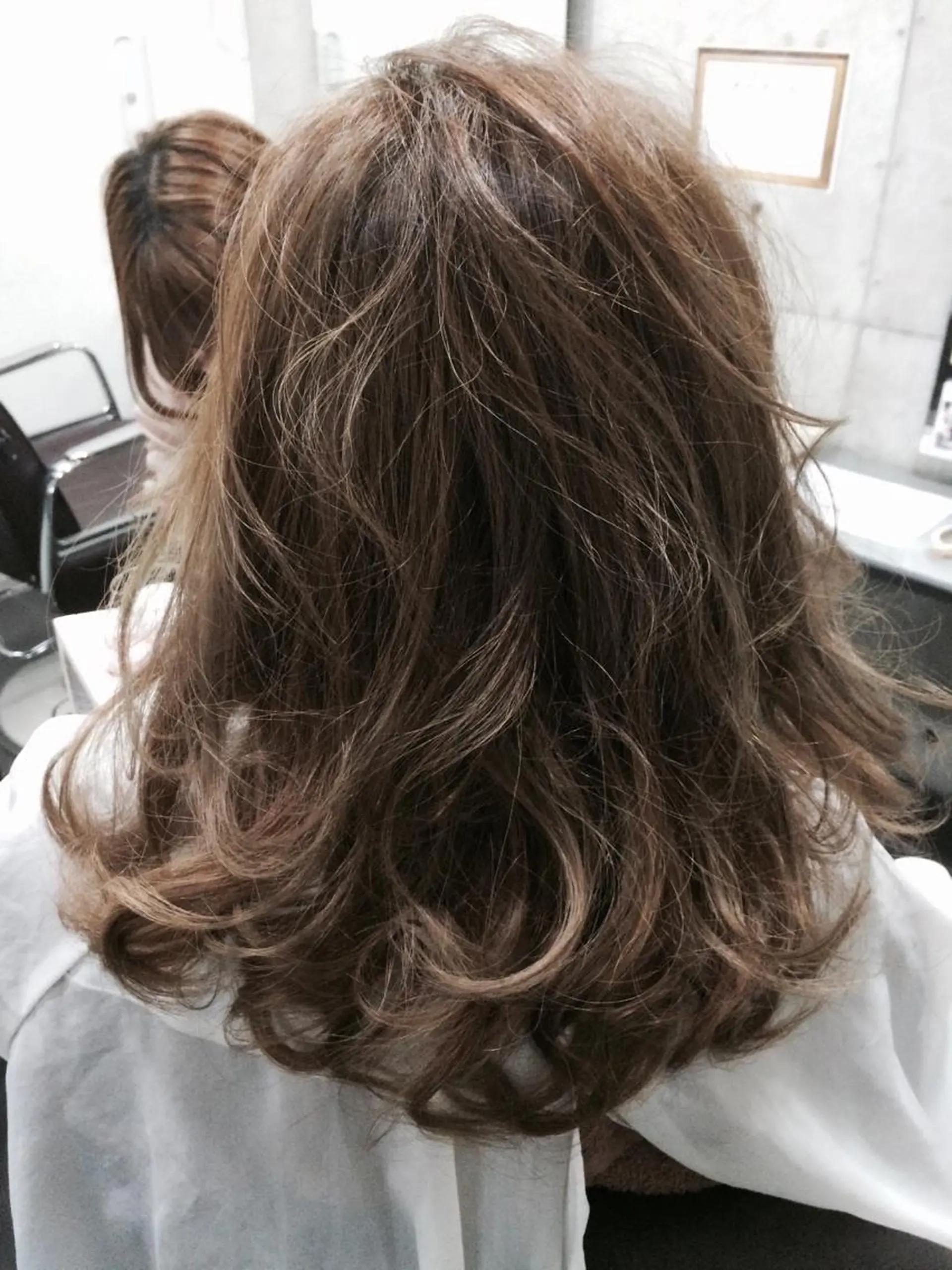 セミロング ロング カラー パーマ ヘアアレンジ SUNNY GRACEのヘアスタイル