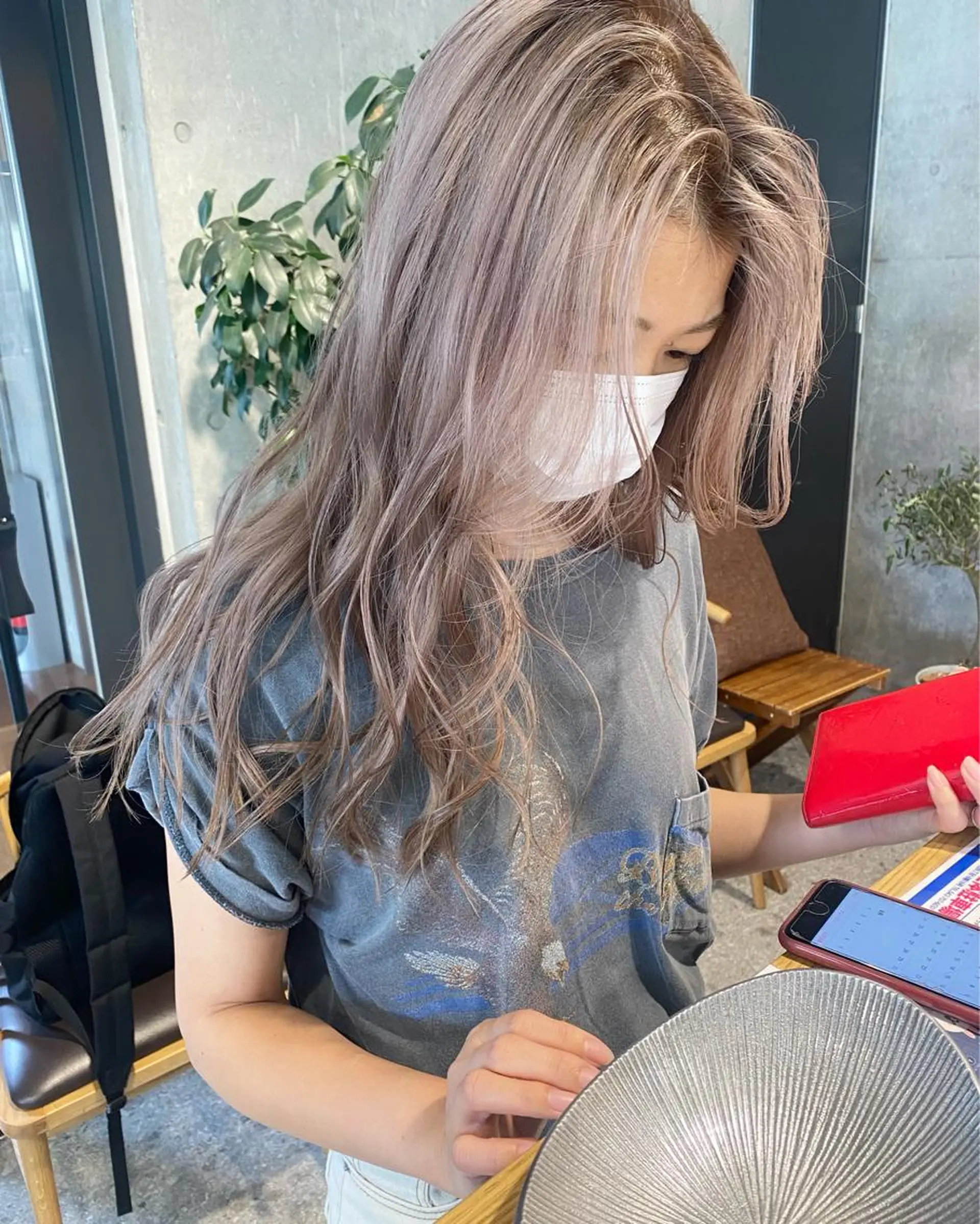 ロング カラー ベージュカラー ブリーチ ミルクティーベージュ その他 ブリーチカラーレイヤ ーカット🦋annaのヘアスタイル