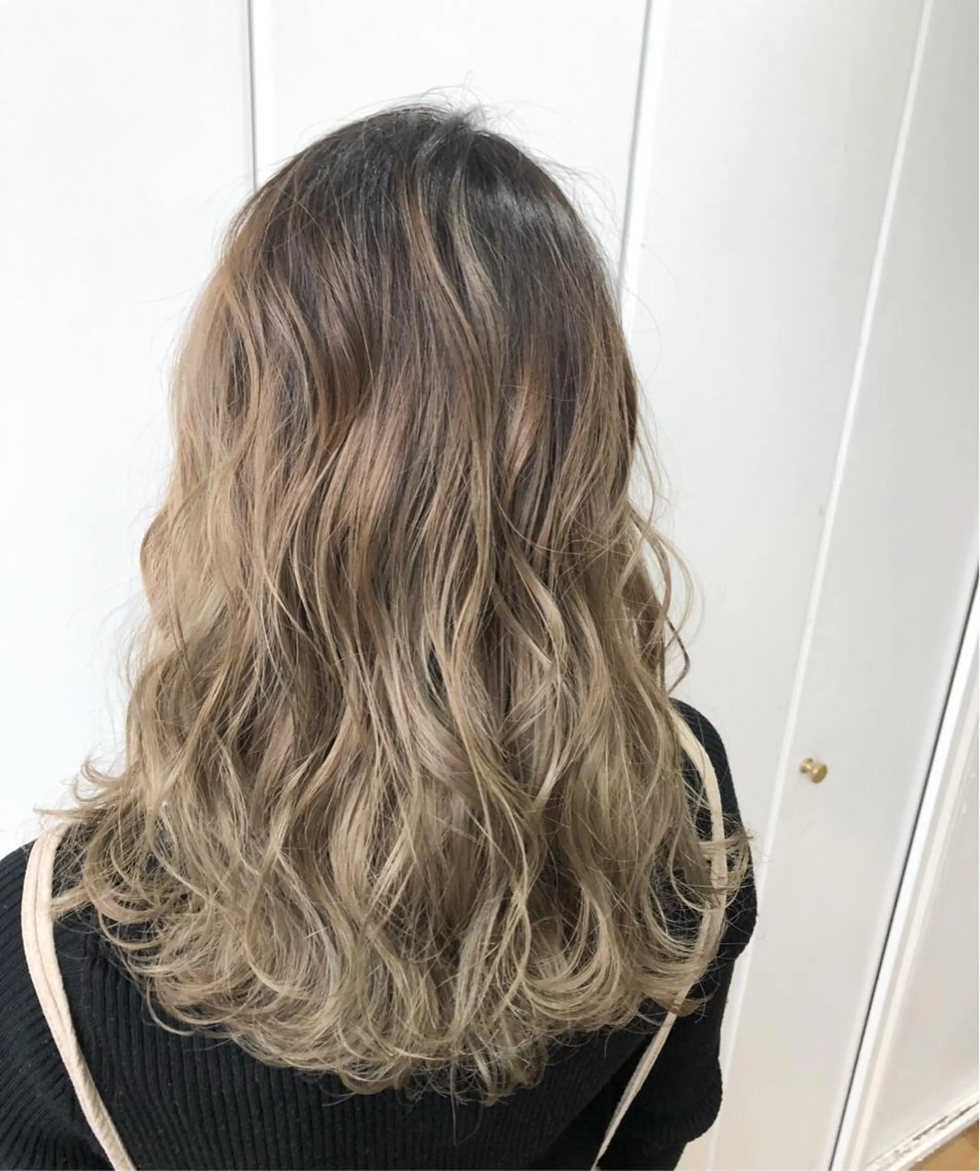 ミディアム カラー バレイヤージュ ブリーチ レイヤーカット カット ヘアカラー Le/a谷町 野上幹太のヘアスタイル