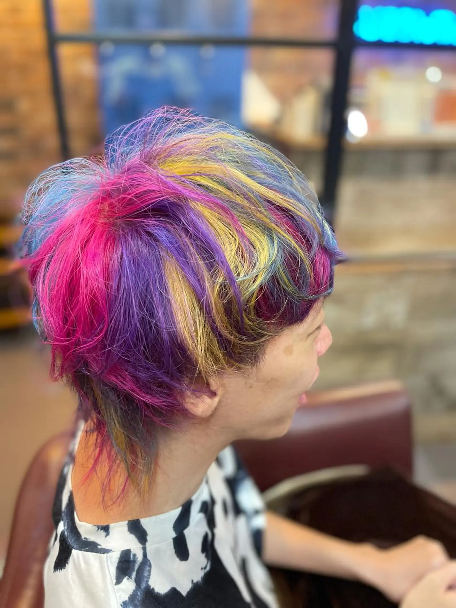 ショート カラー 和泉 沙綾のヘアスタイル