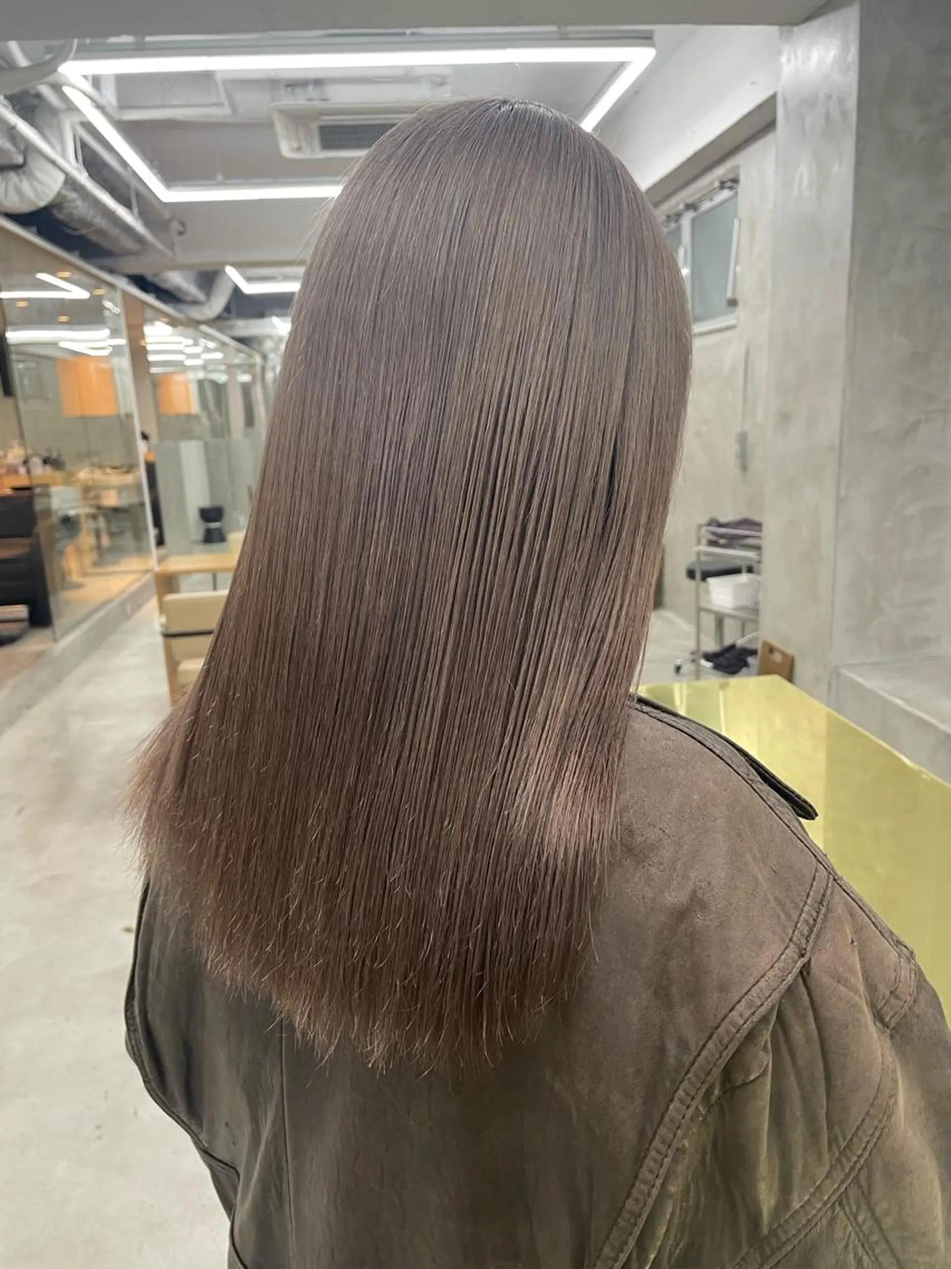 ロング カラー パーマ ヘアアレンジ メンズ メンズバレイヤージュ メンズブリーチ センターパート フェードカット メンズハイライト ハイトーン/レイヤー 🌸さくらのヘアスタイル