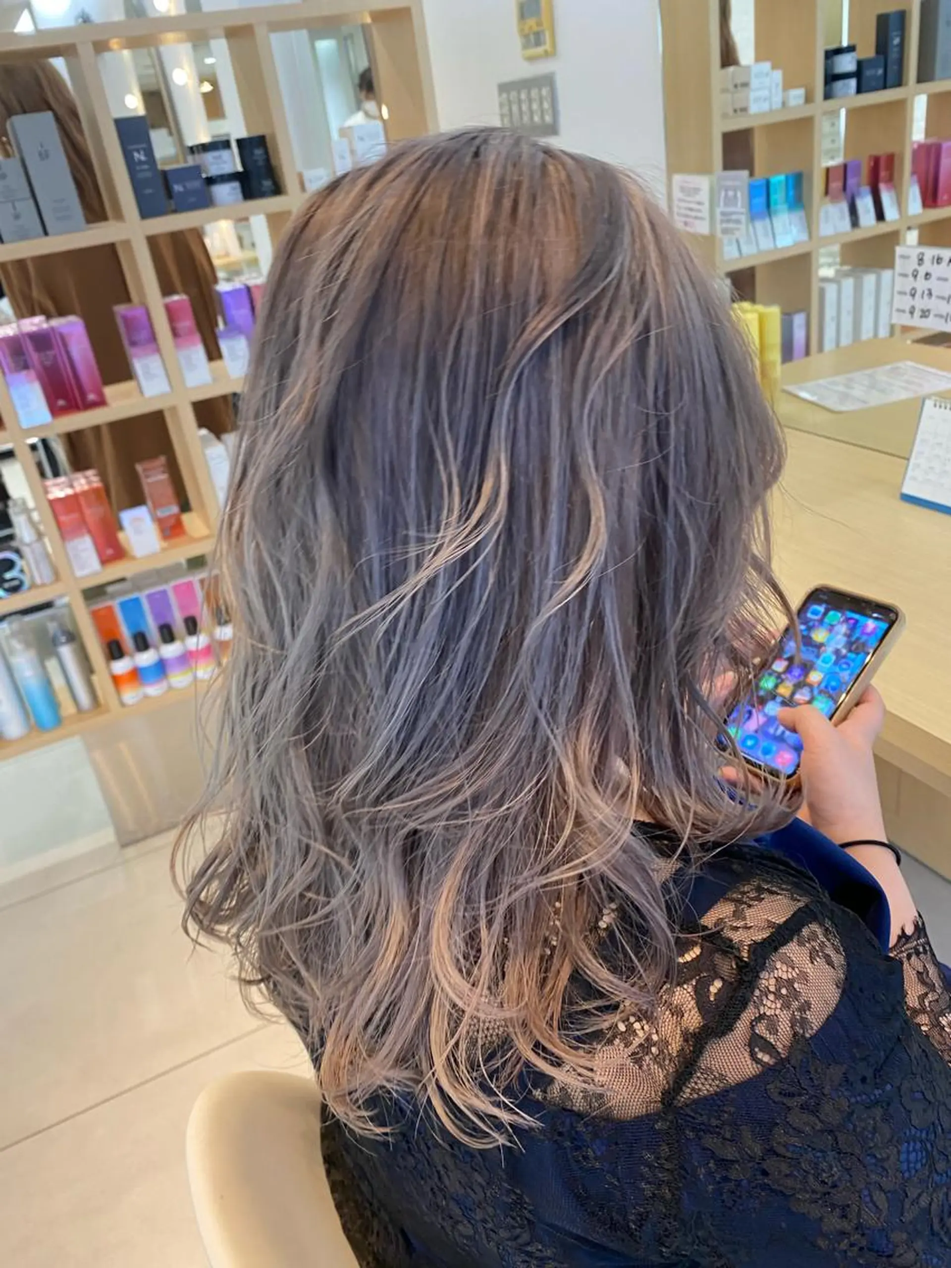 ロング 🍀透明感抜群🍀/ ハイトーンカラーのヘアスタイル